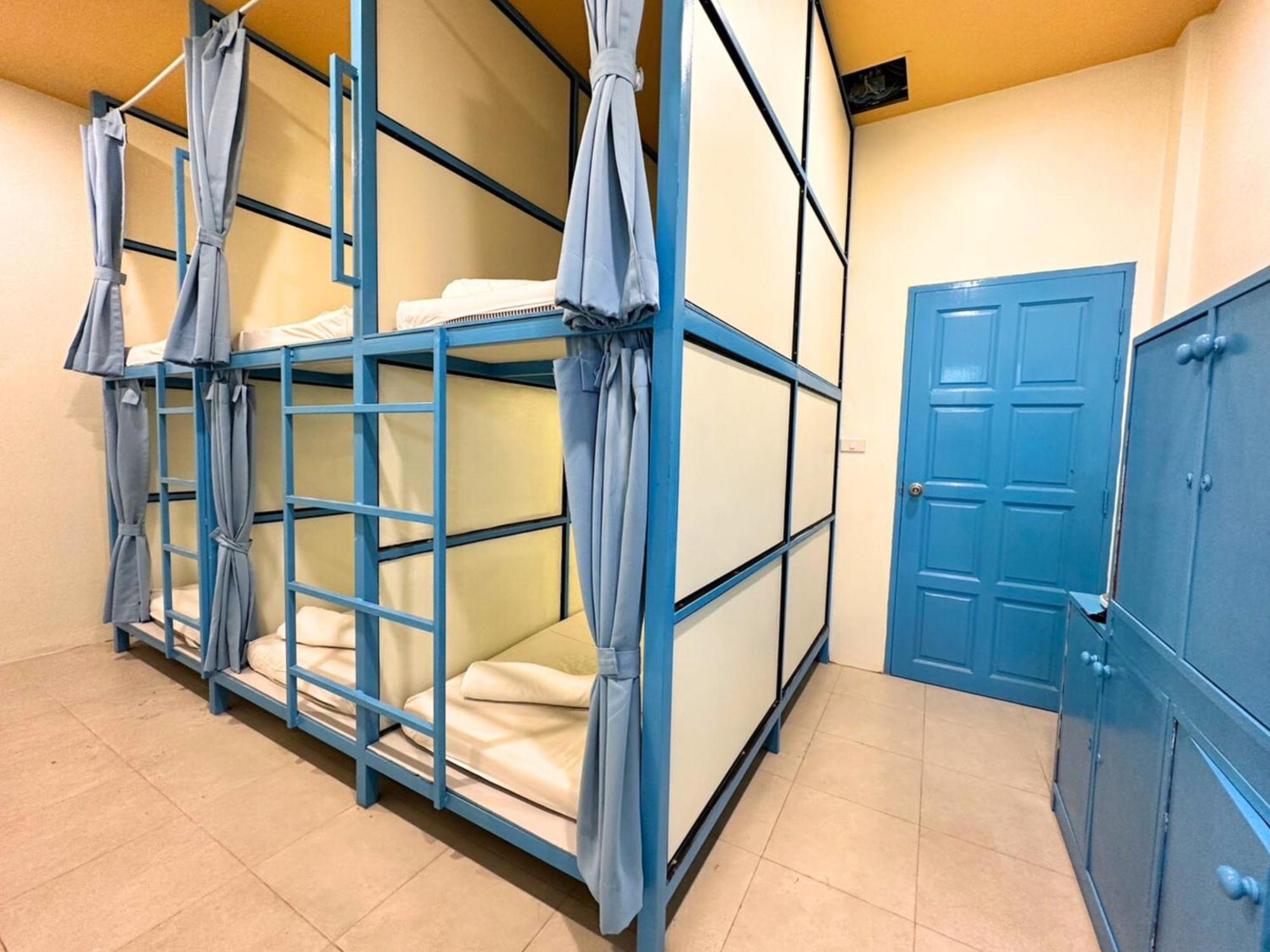Sleepy Station Hostel *