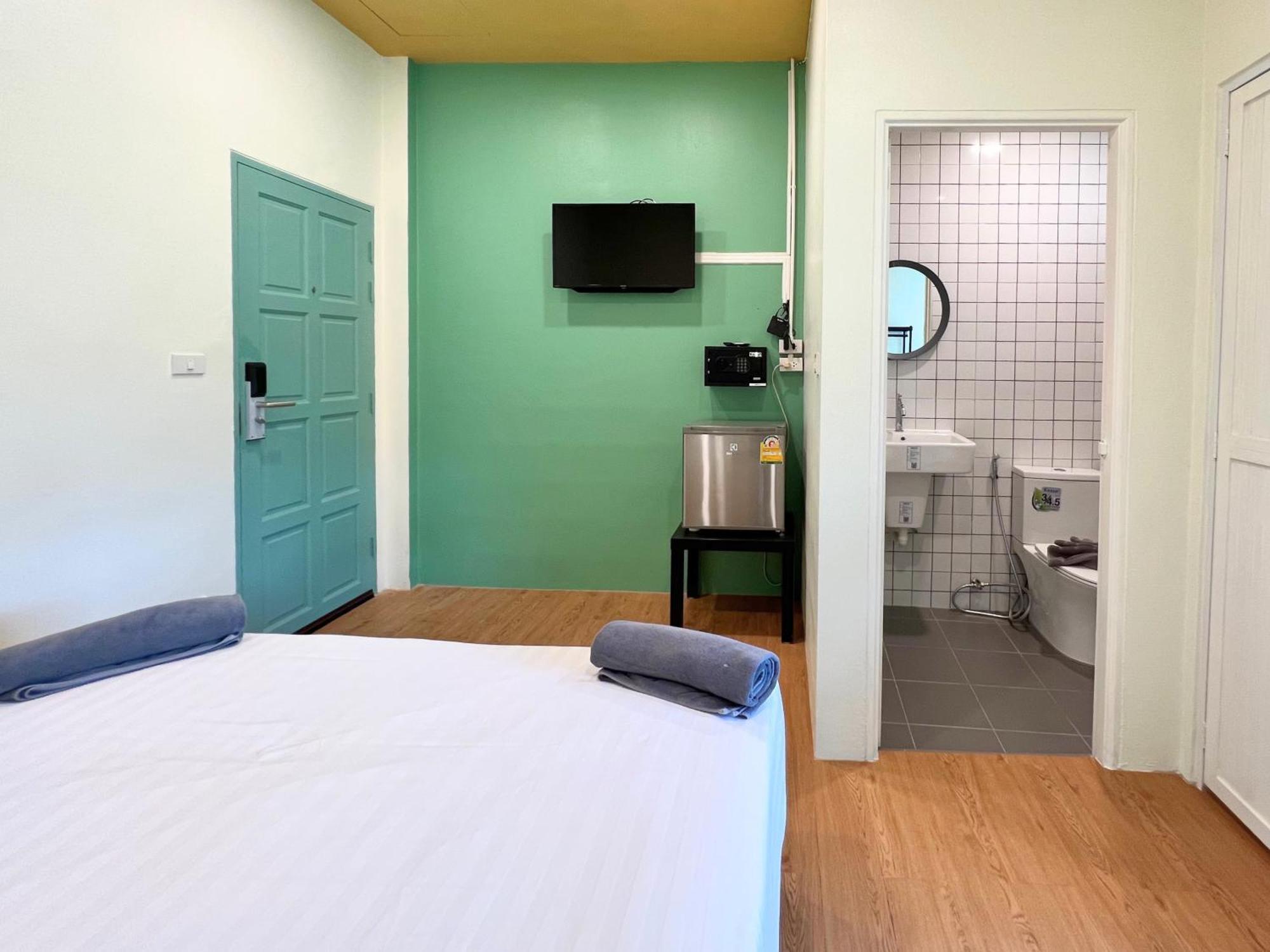 Sleepy Station Hostel Kata Beach (Phuket)