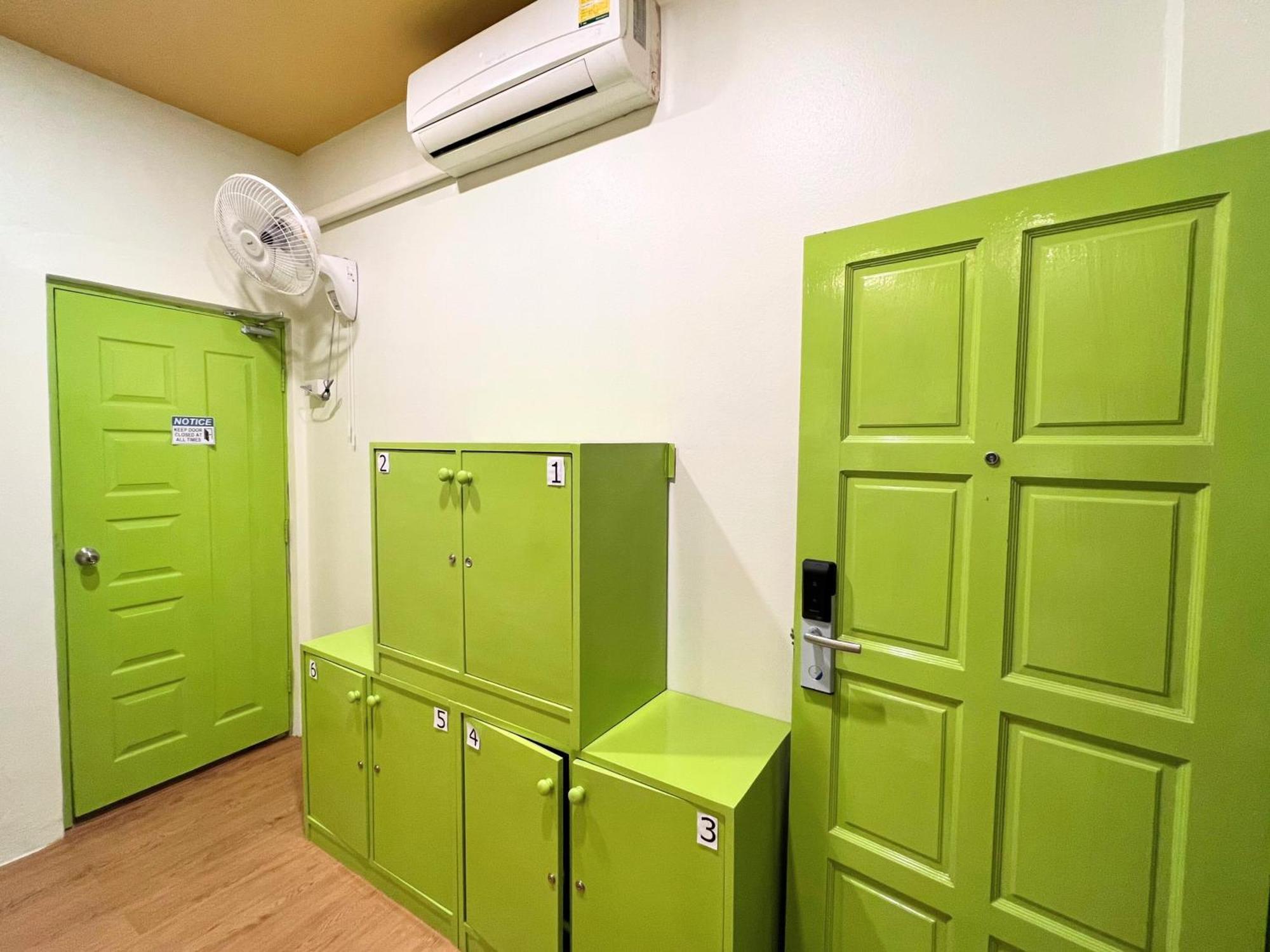 Sleepy Station Hostel *