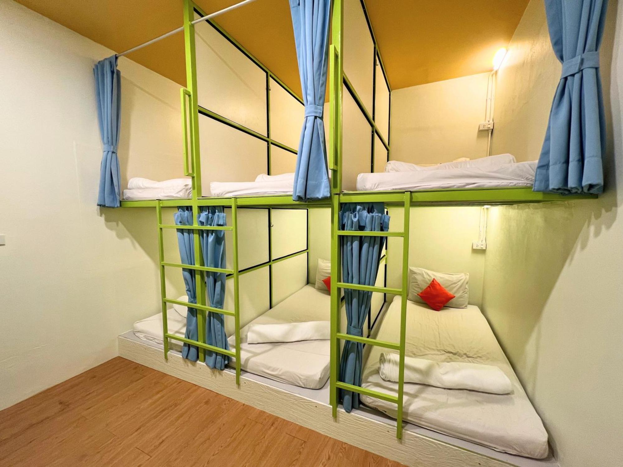 Sleepy Station Hostel *