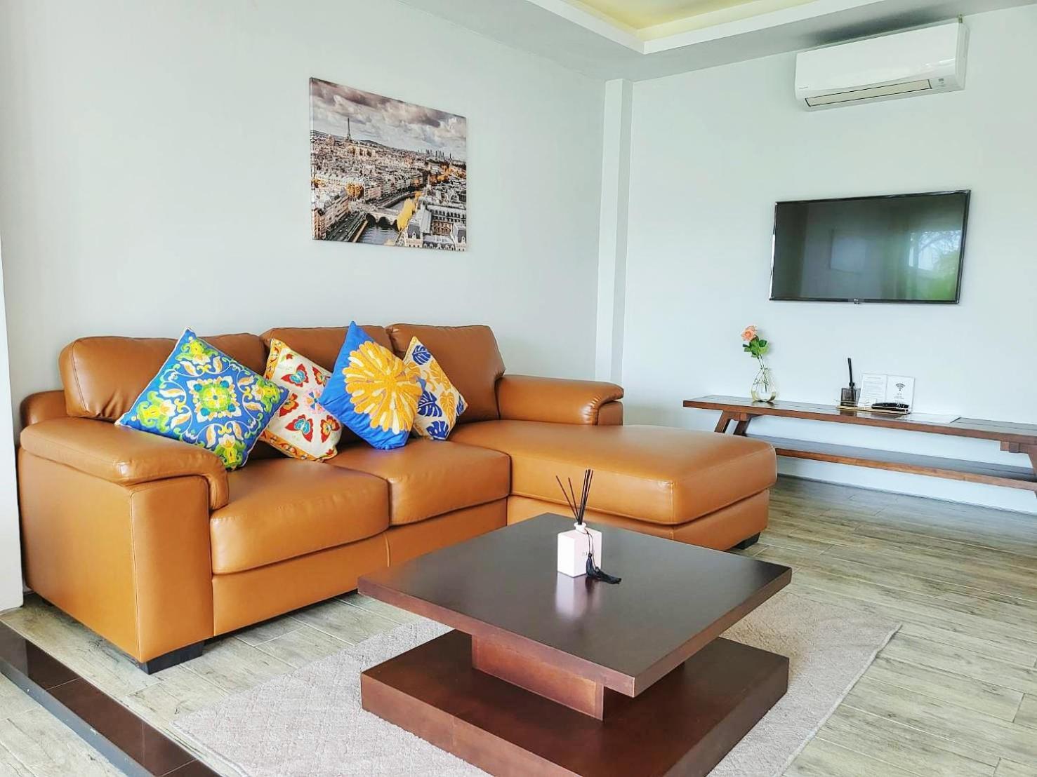 Villa E Near Bangtao Beach ,普吉高端社区邦涛区度假村私人泳池别墅 *