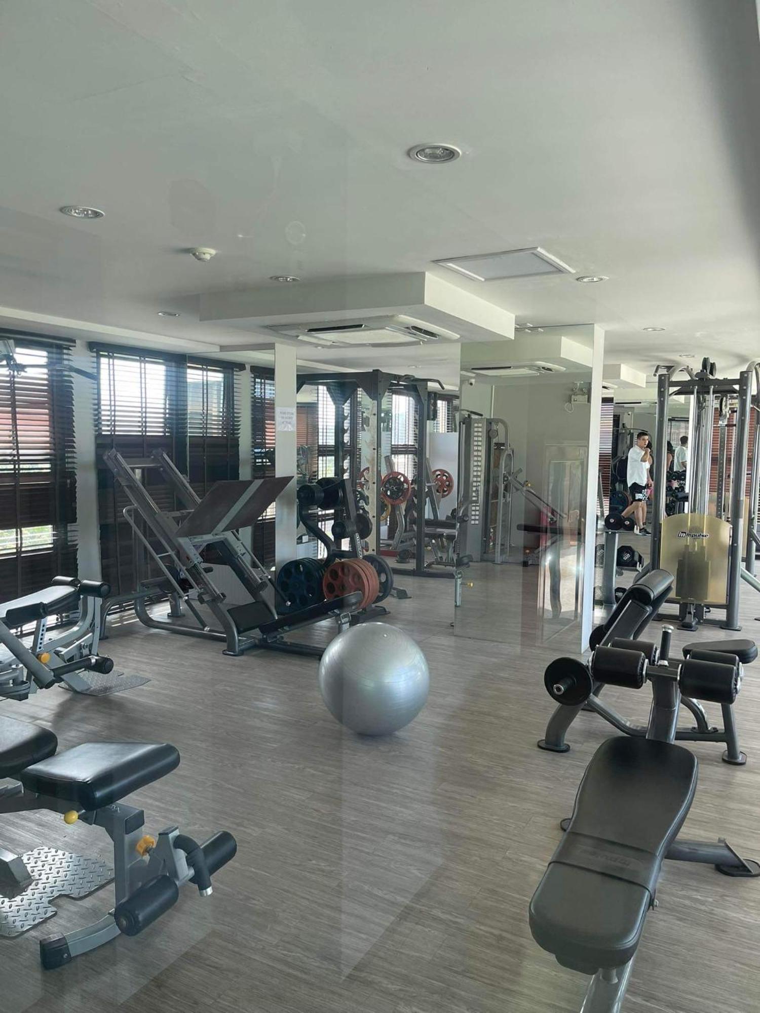 Apartment 6th Avenue Surin By Win217 Ban Lum Fuang