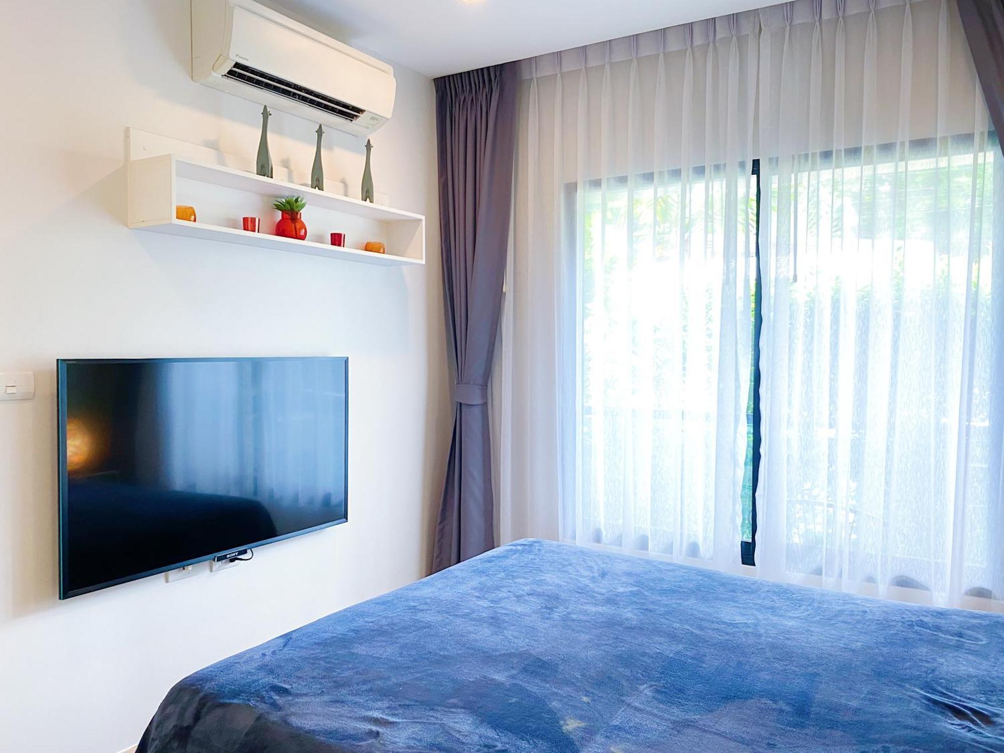 Wow 2 Bedroom Seaview, Pool, Gym, Walk To Beautiful *