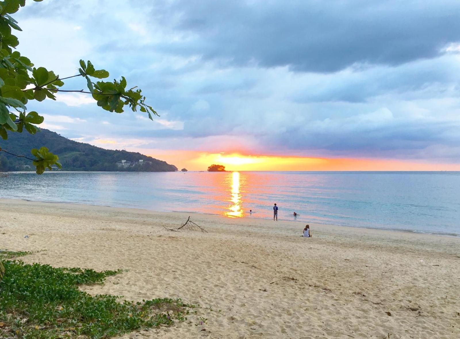 Wow 2 Bedroom Seaview, Pool, Gym, Walk To Beautiful Apartment Nai Yang