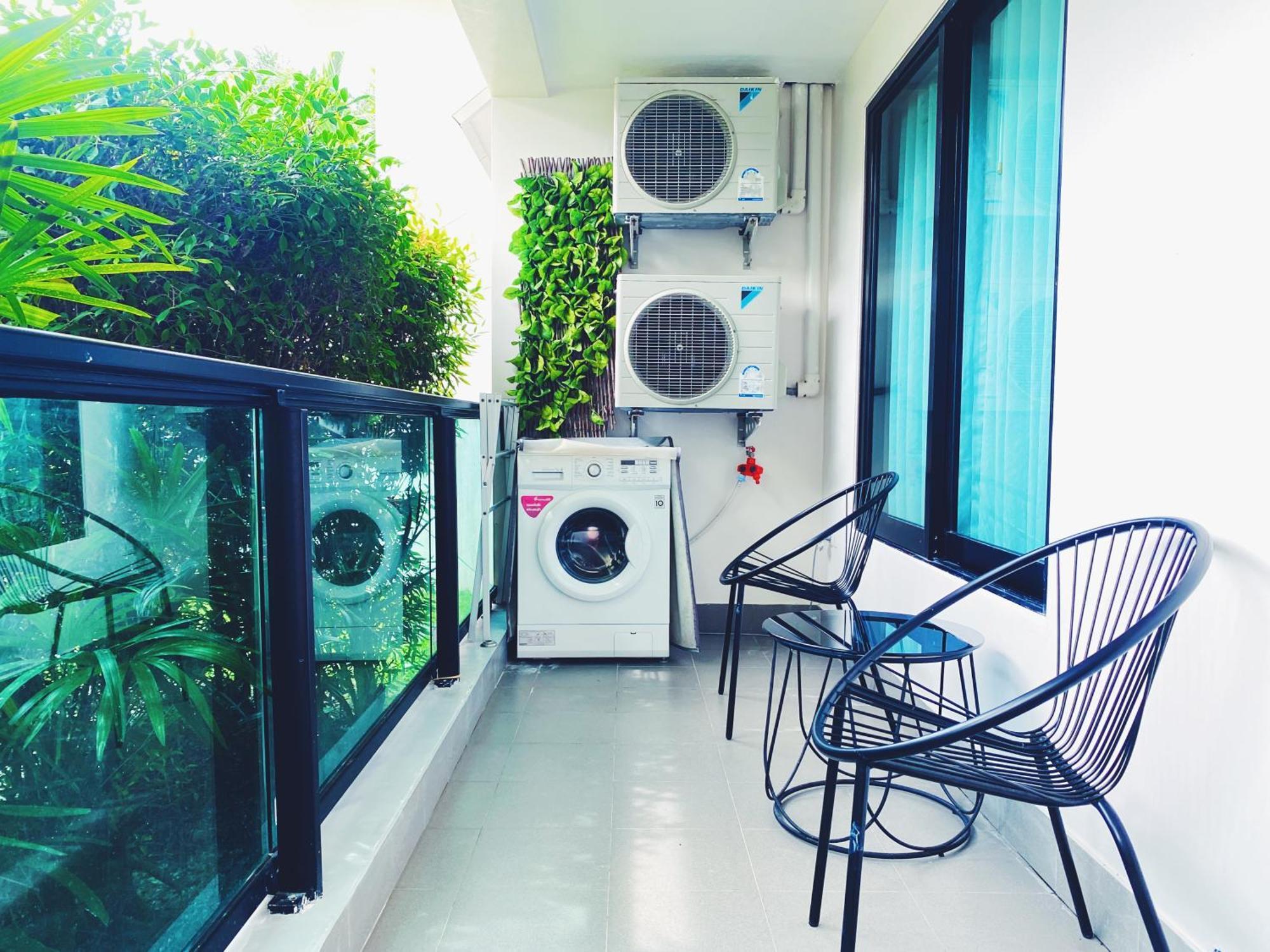 Wow 2 Bedroom Seaview, Pool, Gym, Walk To Beautiful Apartment
