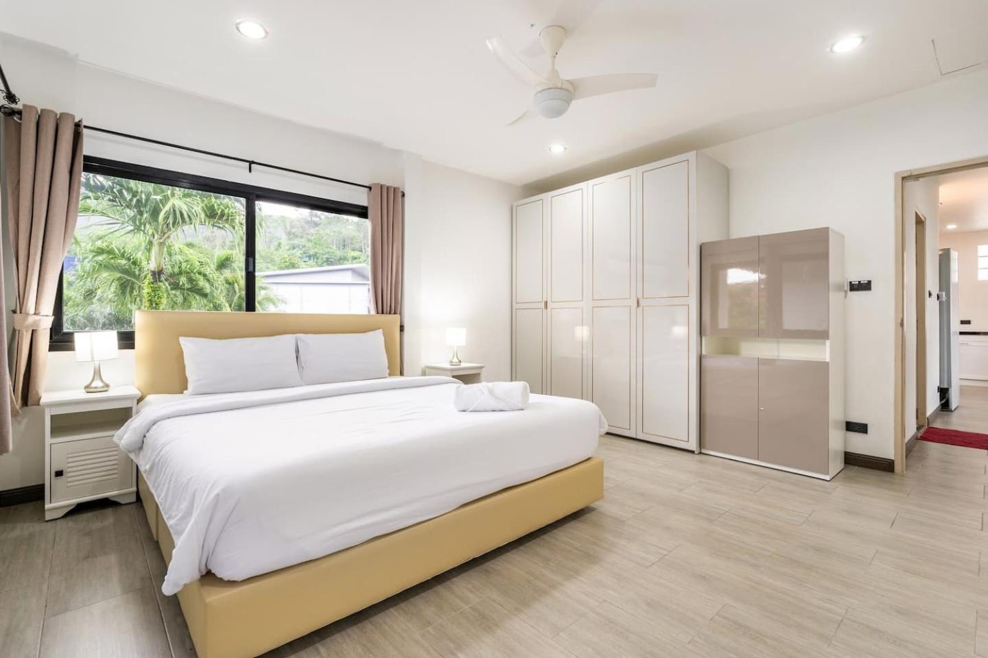 Fantasy - 2 Bedroom Pool View - Apartment