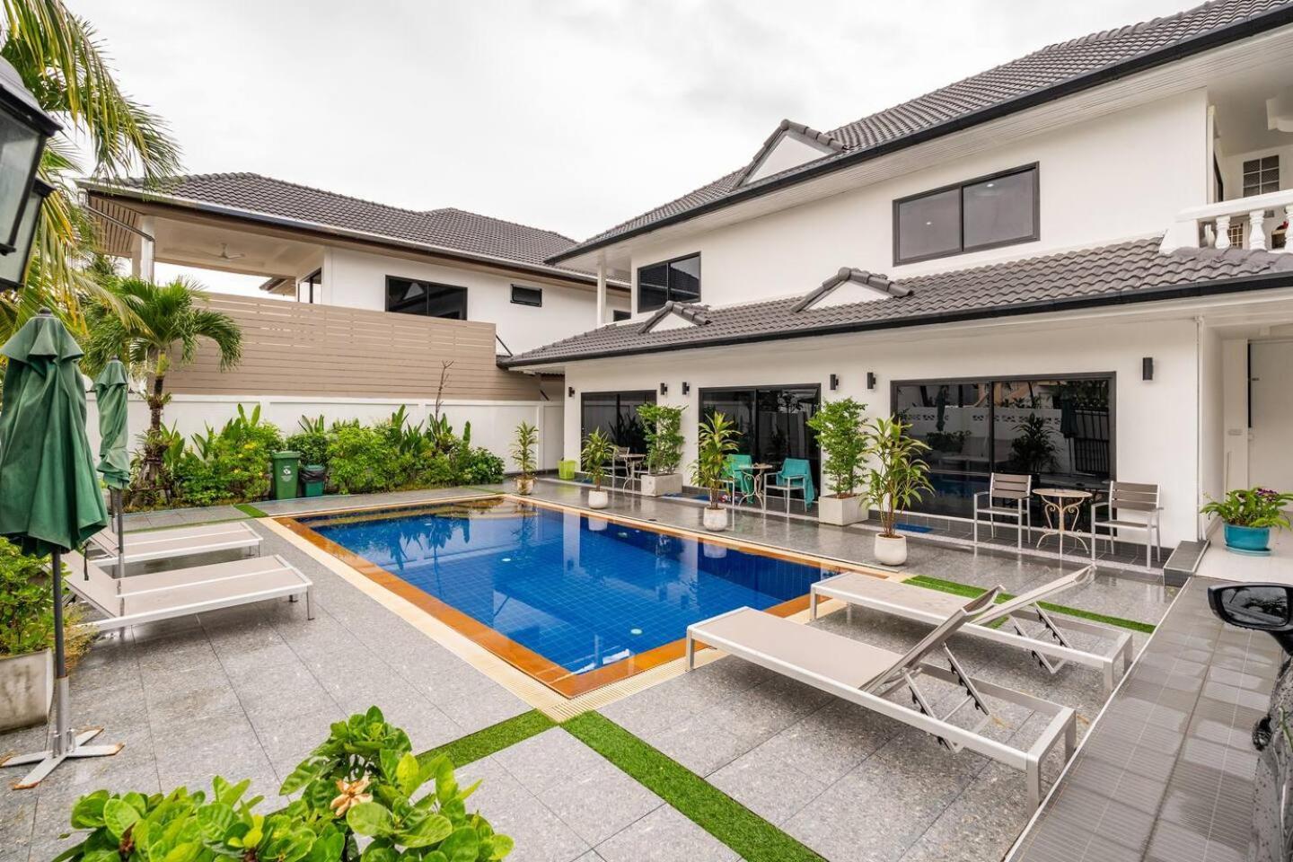 Fantasy - 2 Bedroom Pool View - Apartment *