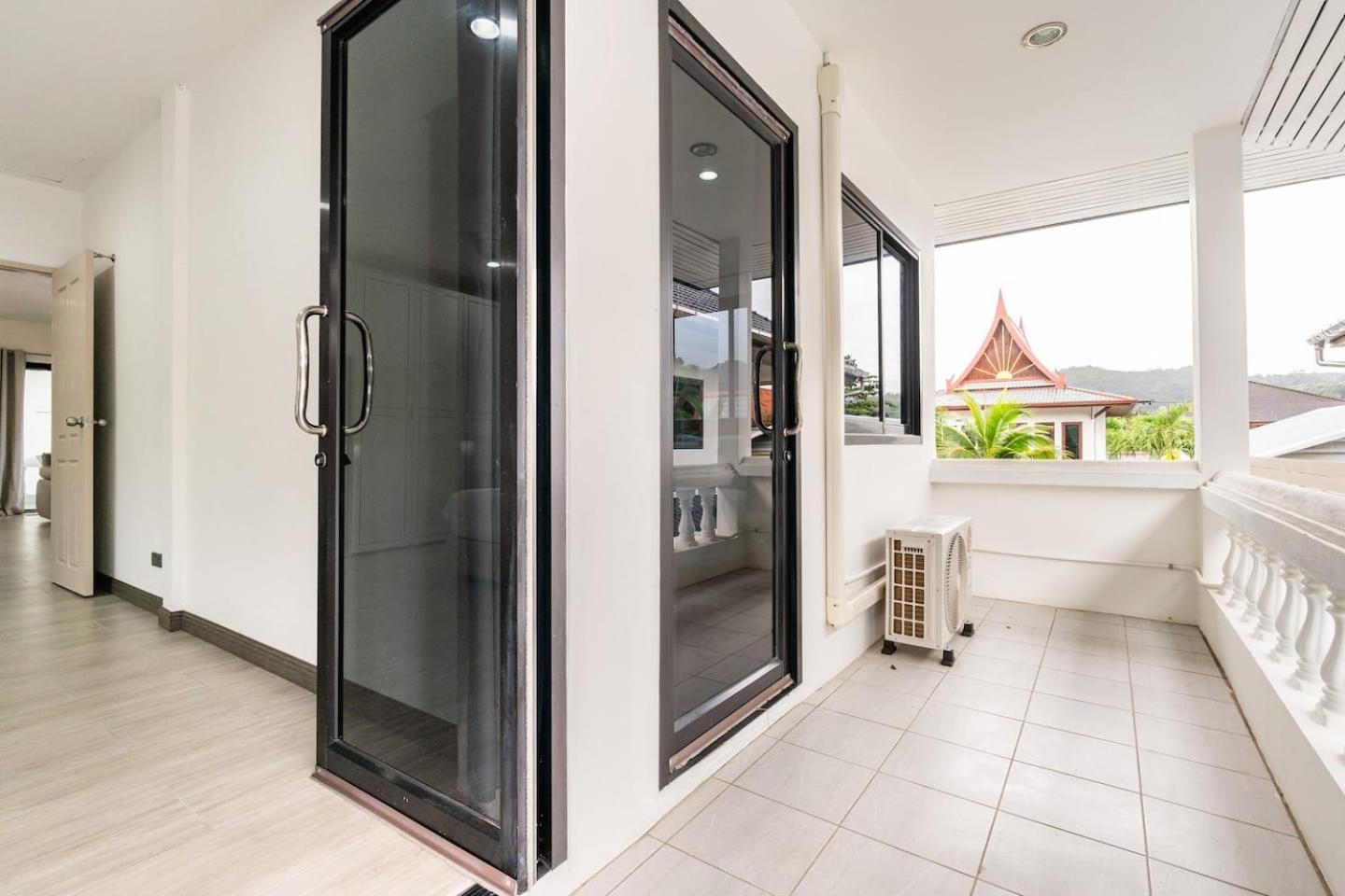 Fantasy - 2 Bedroom Pool View - *