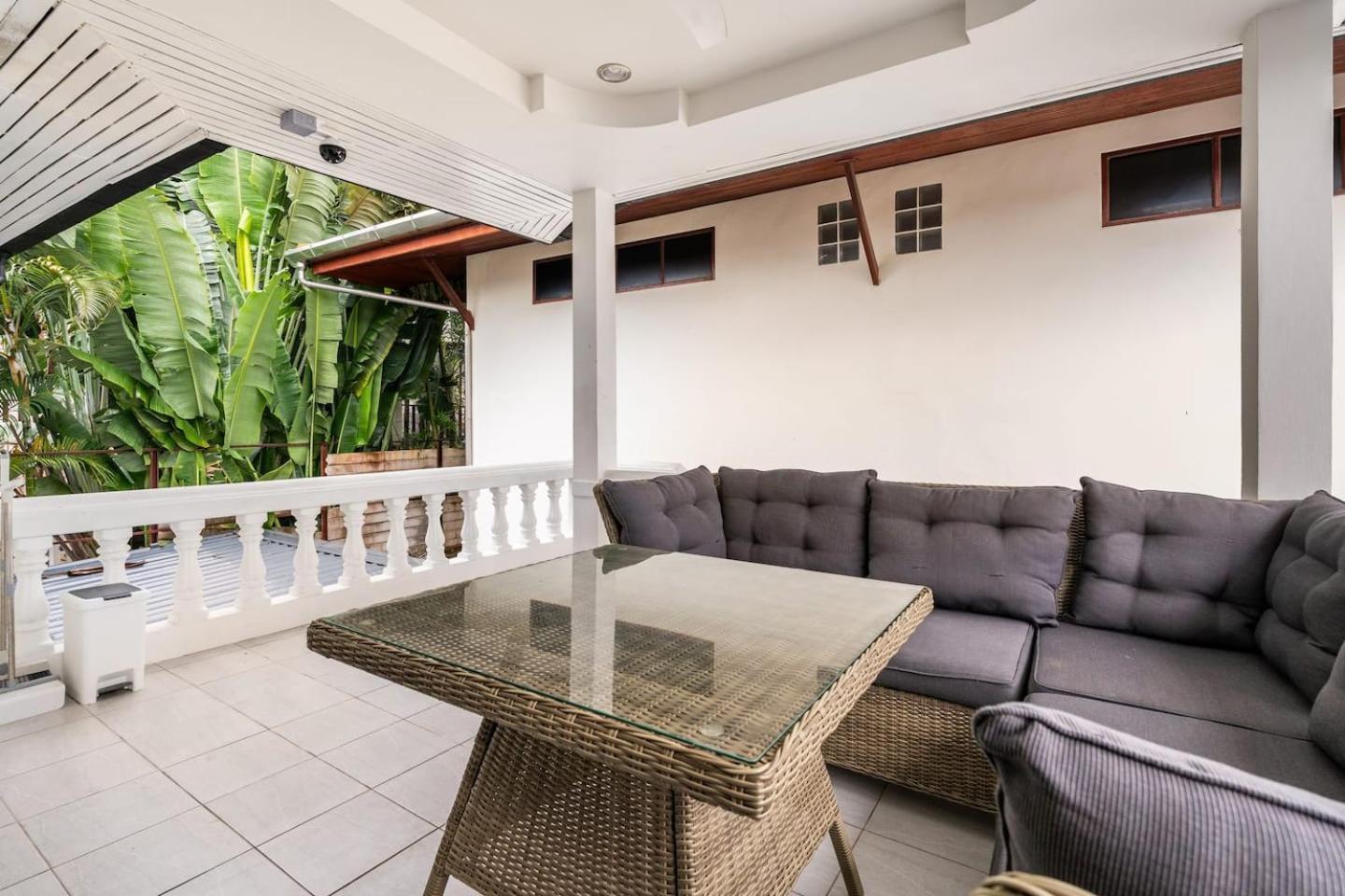 Apartment Fantasy - 2 Bedroom Pool View - *
