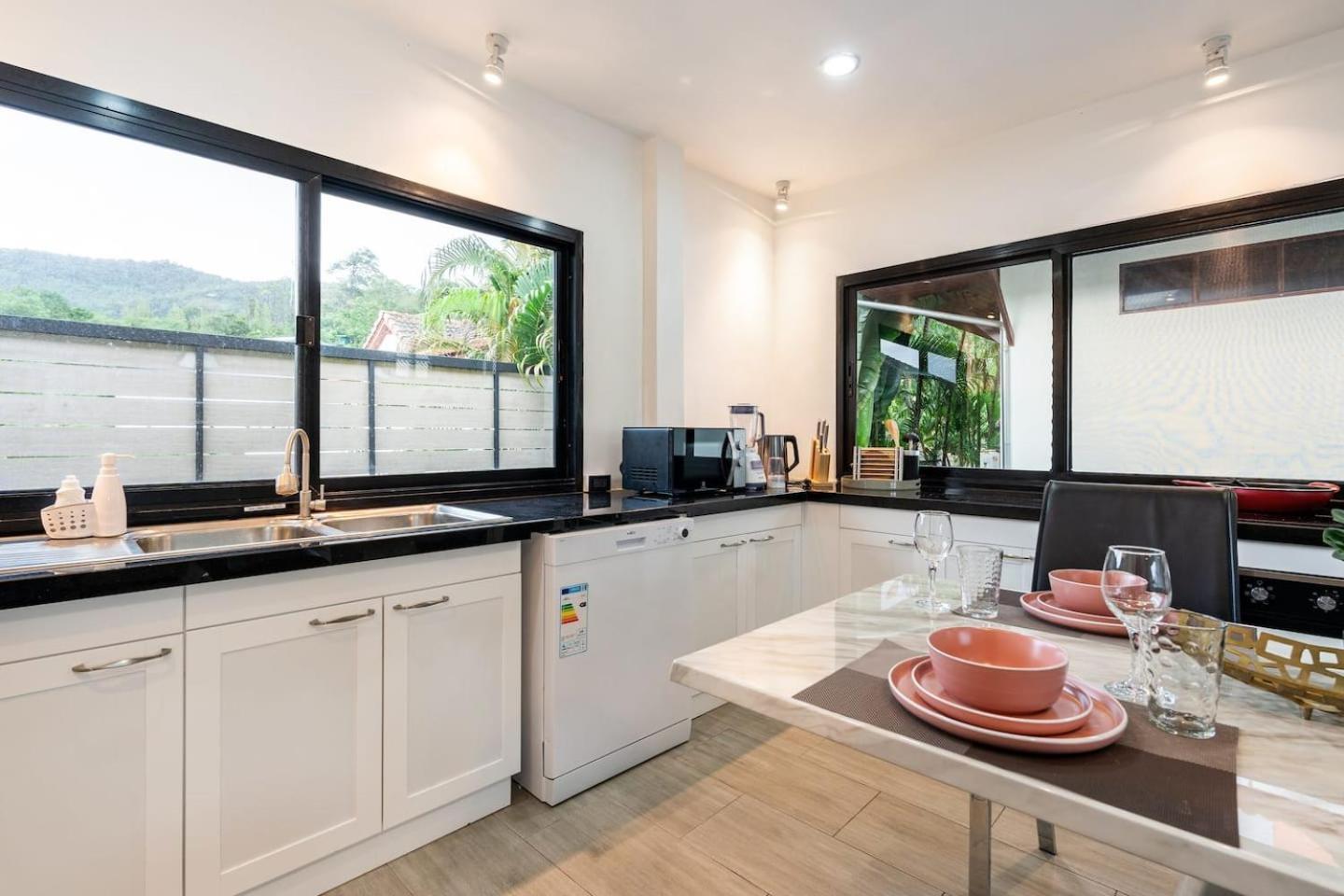 Fantasy - 2 Bedroom Pool View - Apartment *