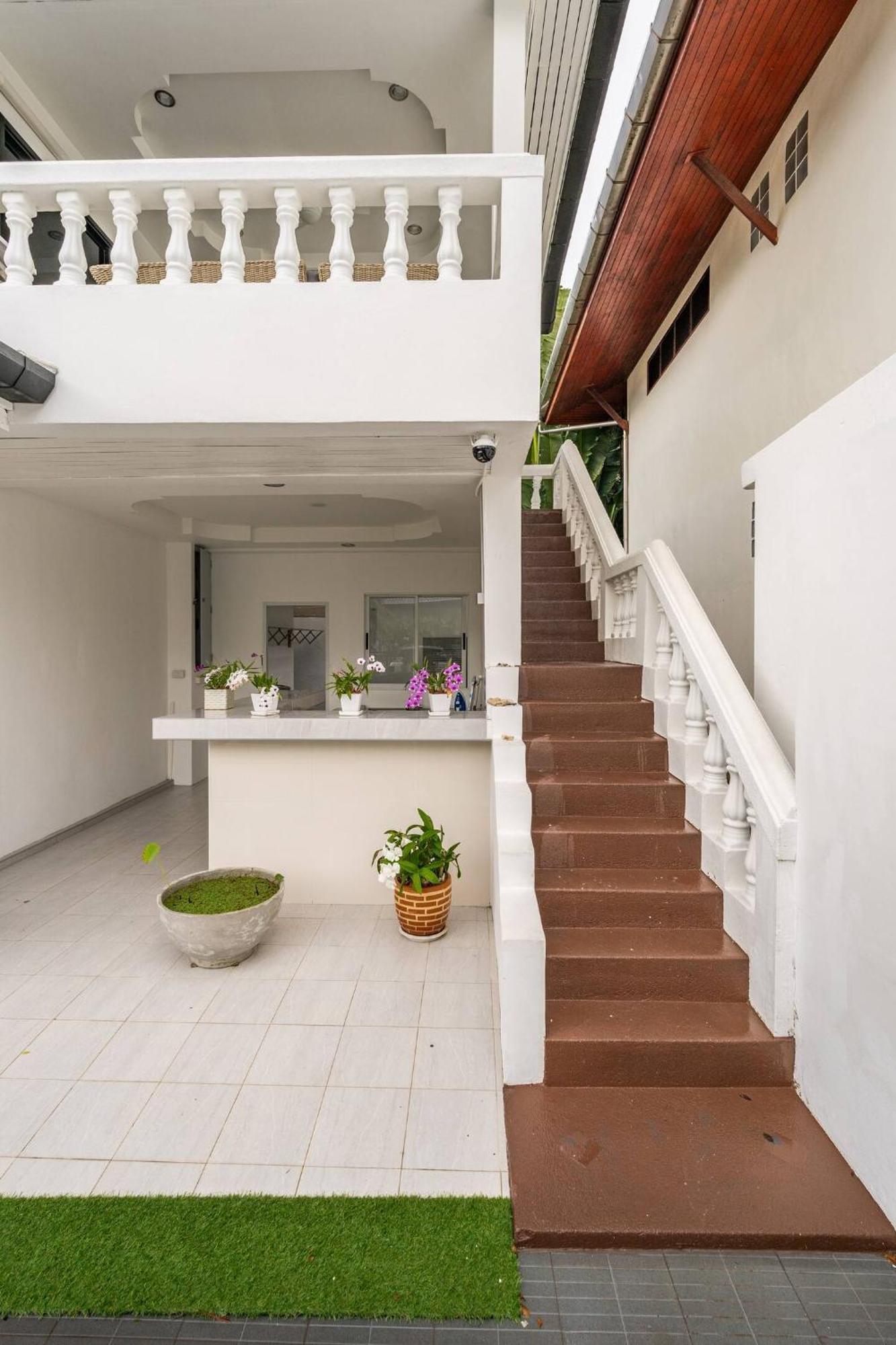 Apartment Fantasy - 2 Bedroom Pool View -