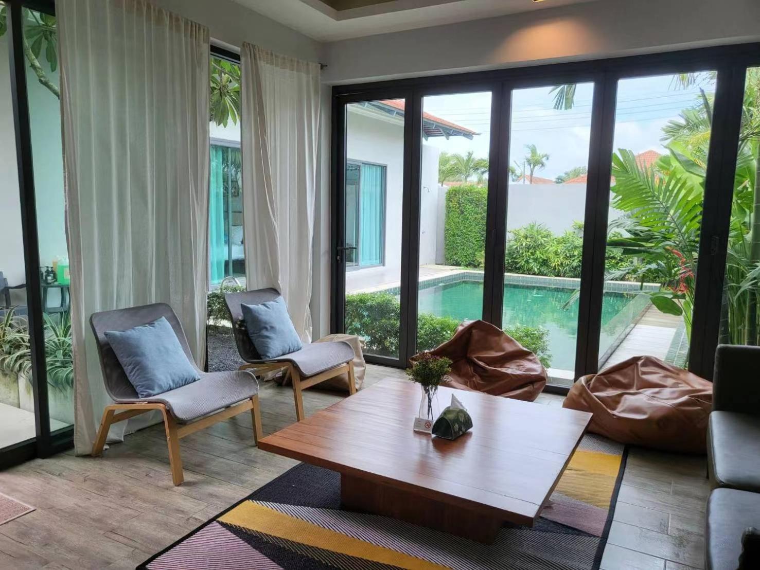 Villa E Near Bangtao Beach ,普吉高端社区邦涛区度假村私人泳池别墅 *