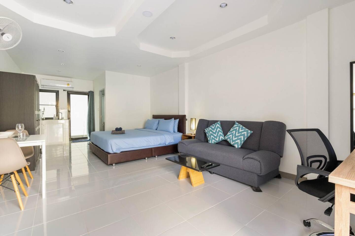 Fantasy 5 Bedroom Modern Private Pool Villa