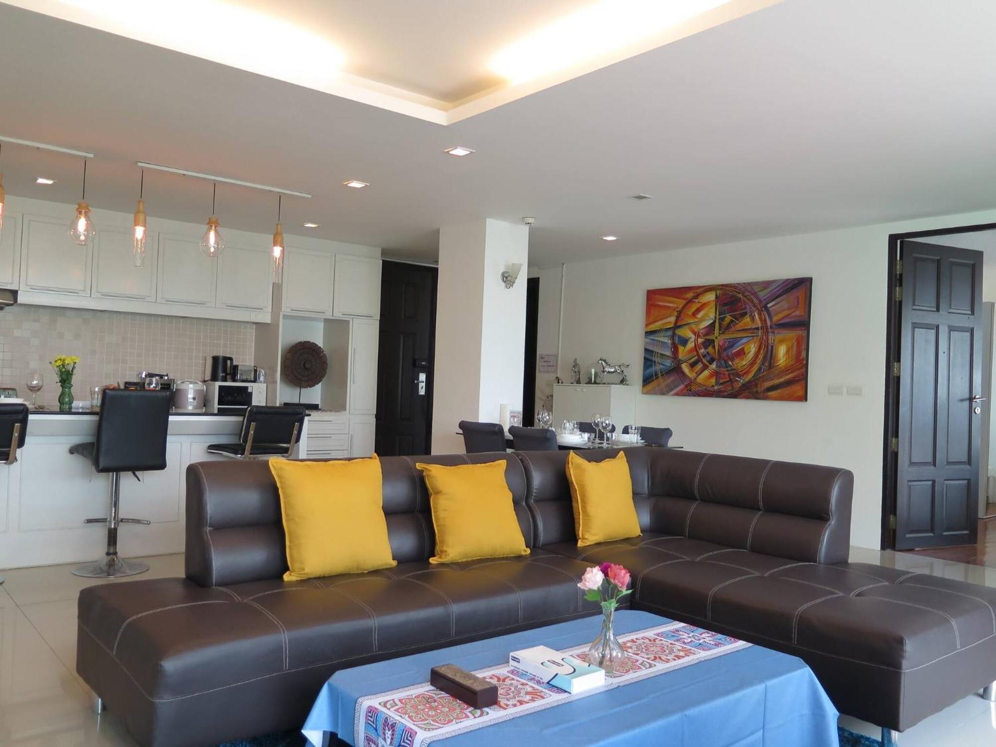 Apartment 618-penthouse 3 Bedrooms Walking To Patong