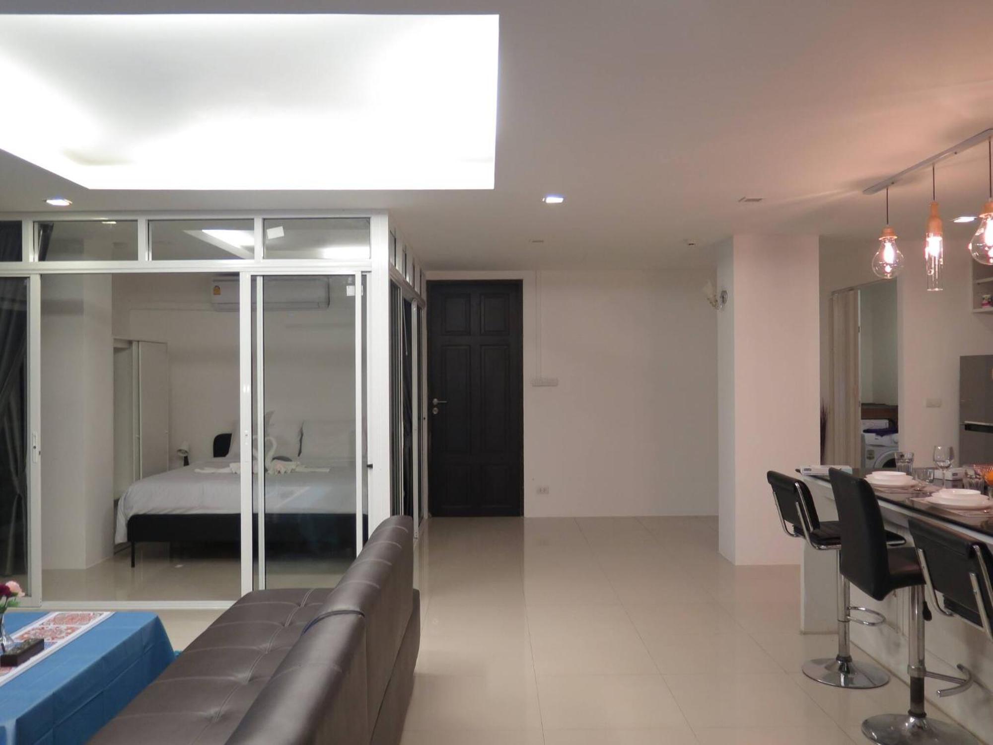 618-penthouse 3 Bedrooms Walking To Apartment *