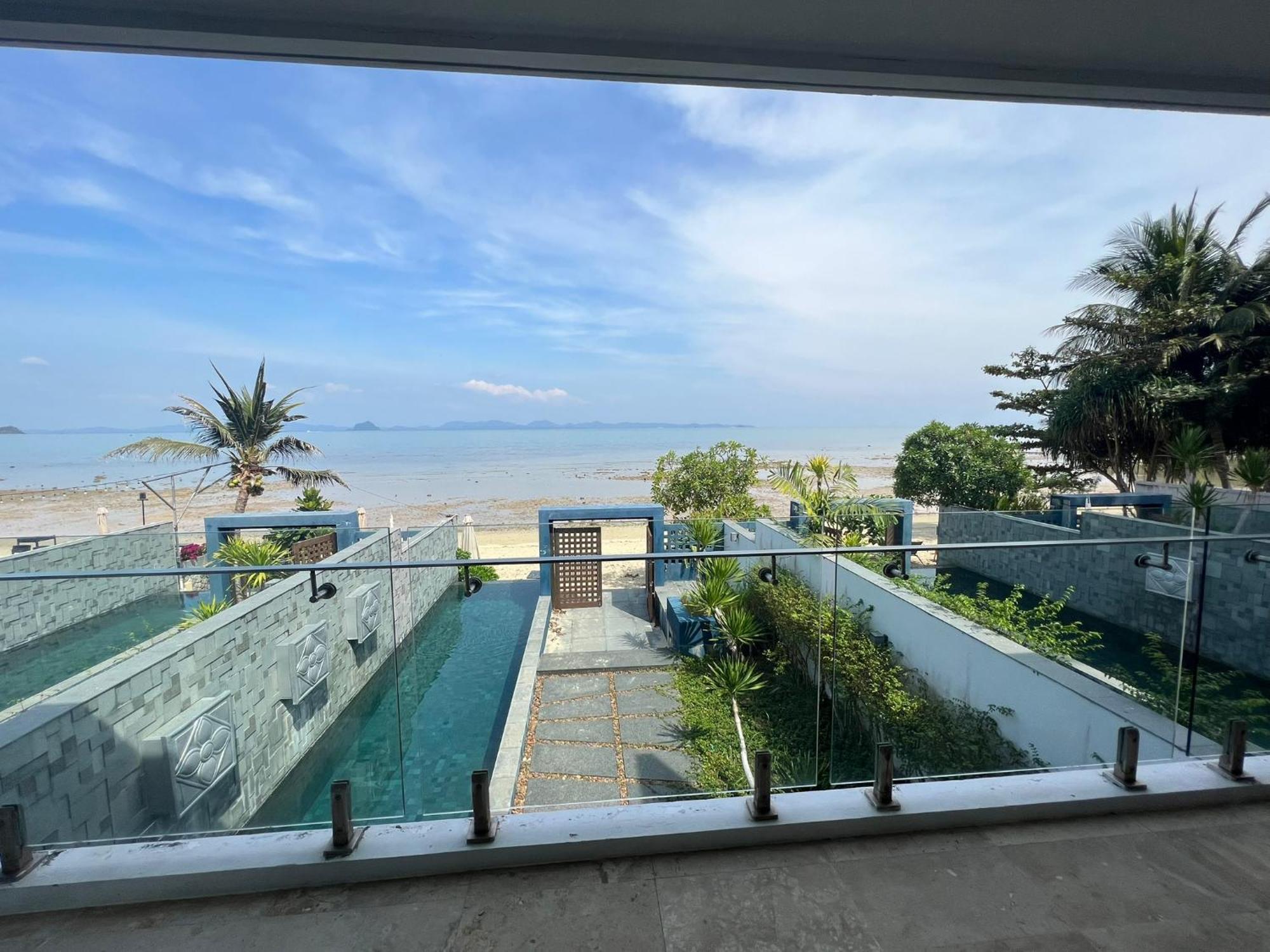 Resort The Nchantra Beachfront *
