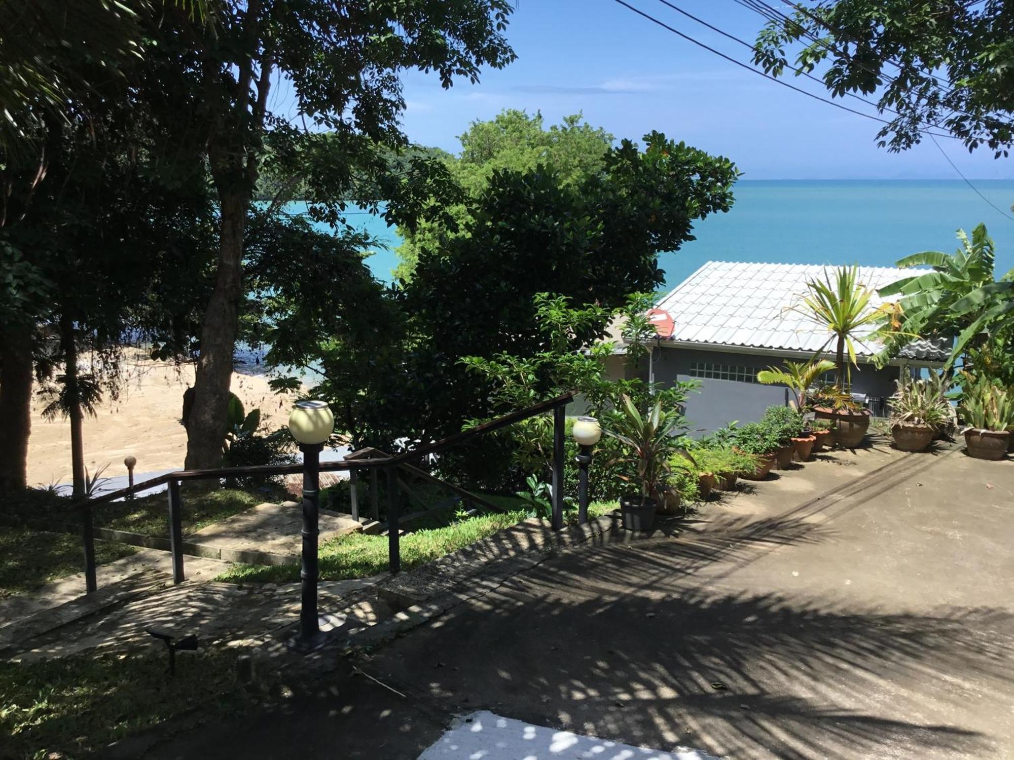 Koh Sirey Beachfront Pool - 2 Bedrooms House