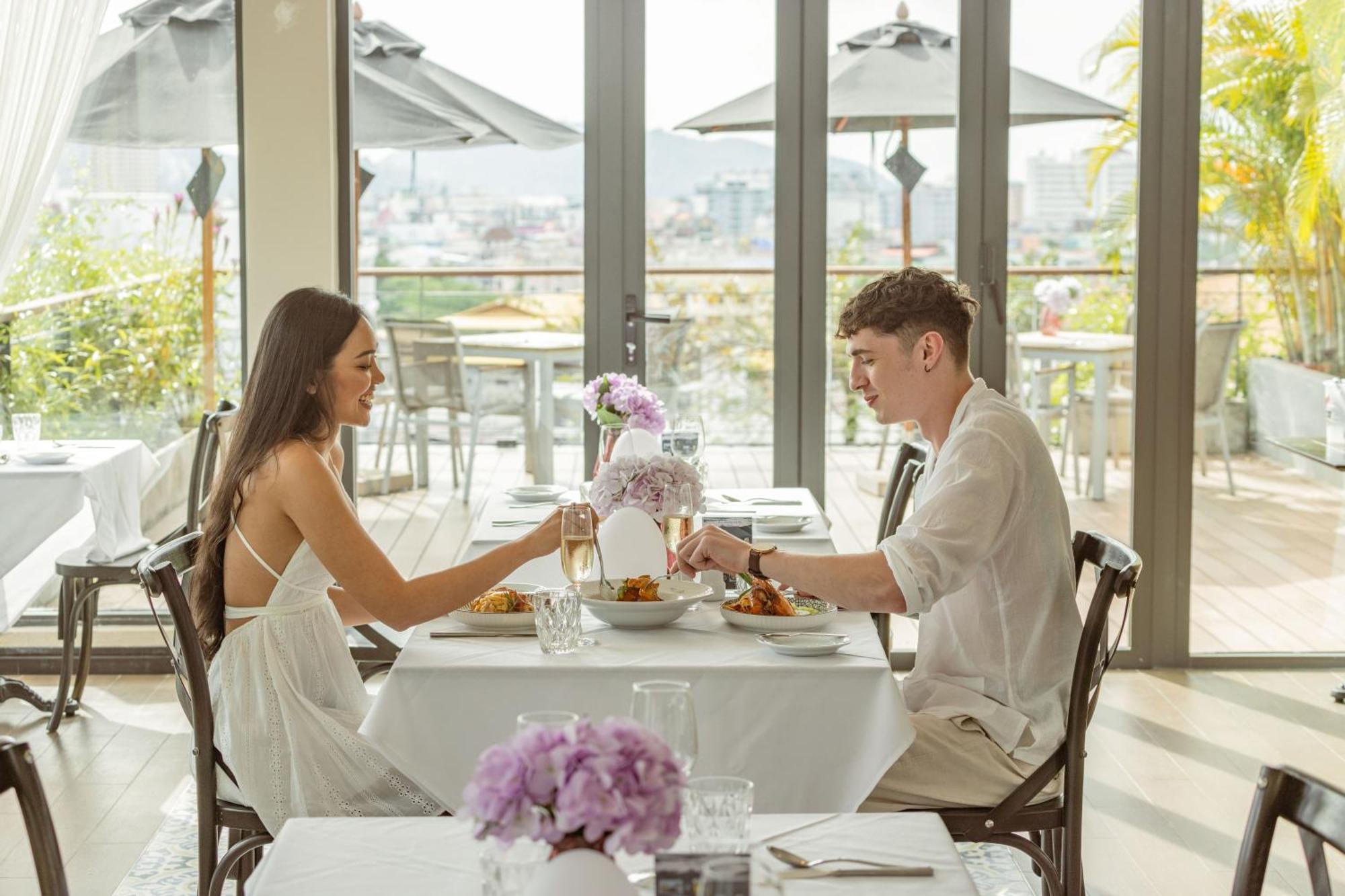 Hotel Skyview Phuket 5*