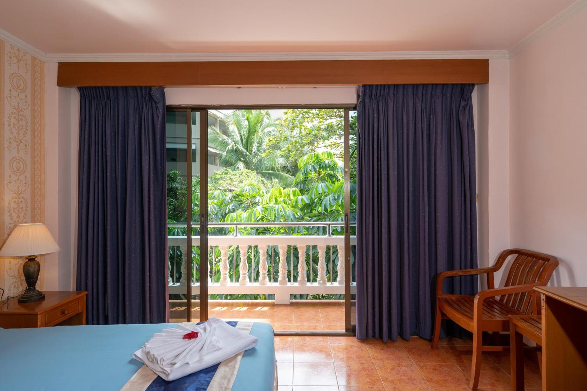 & 3* Patong