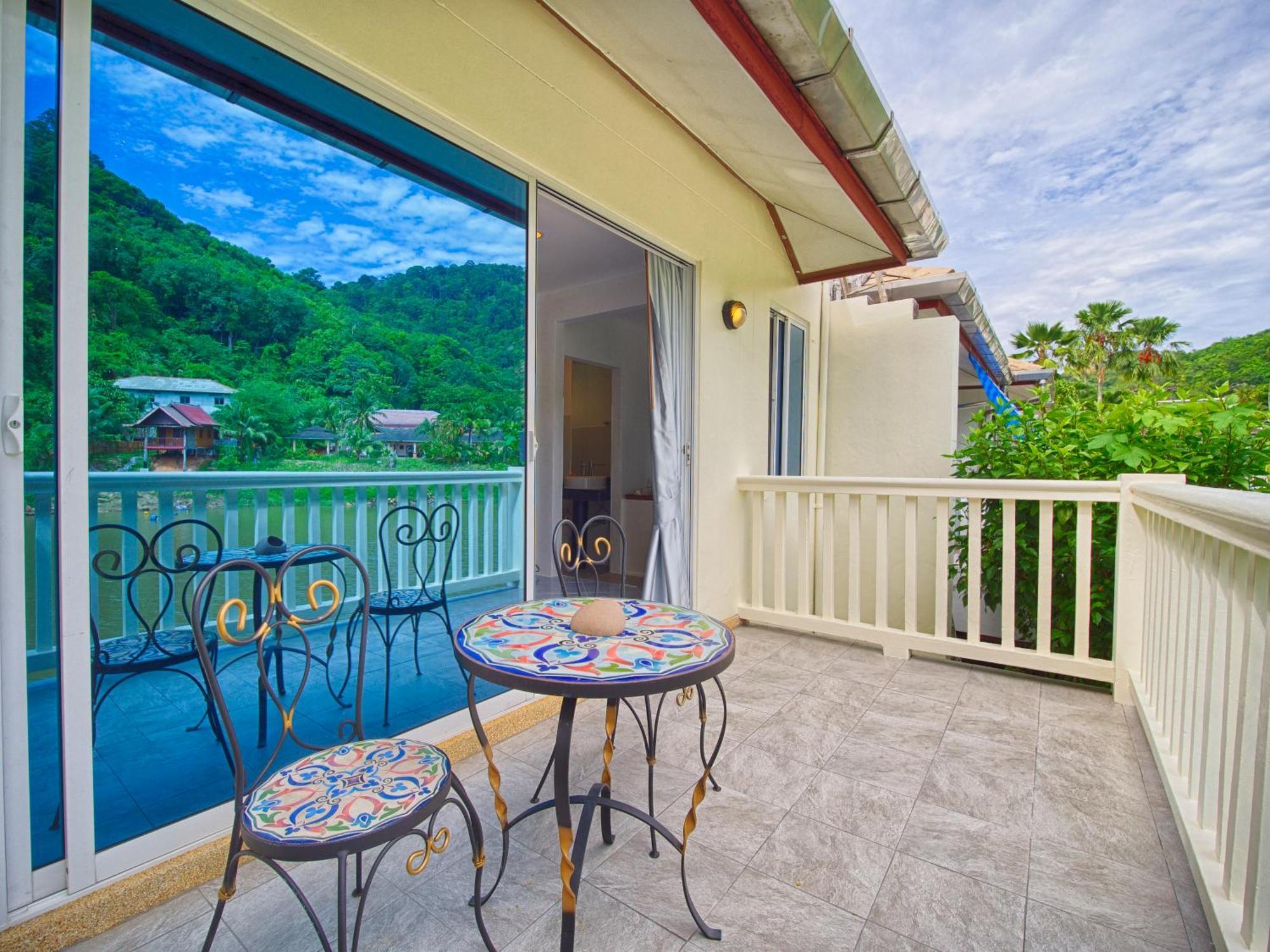 Serenity Lakeside Hotel 3*