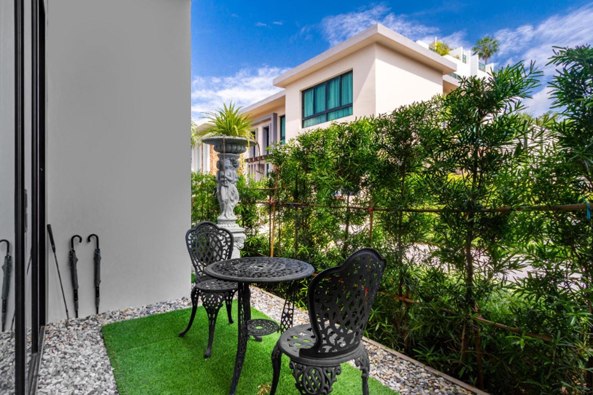 New Luxury Two Bedroom Private Swimming Pool With Complete Supporting Facilities, Convenient For Travel 800 Meters To H09 Villa Strand Kamala
