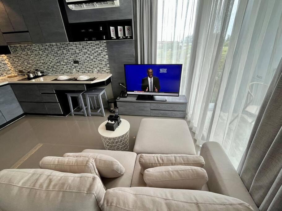 P67 Exclusive Junior Apartment *