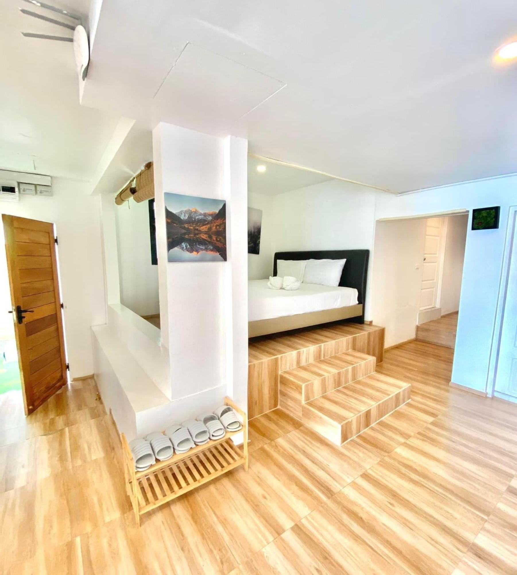 Sunset Phuket Hotel 3*