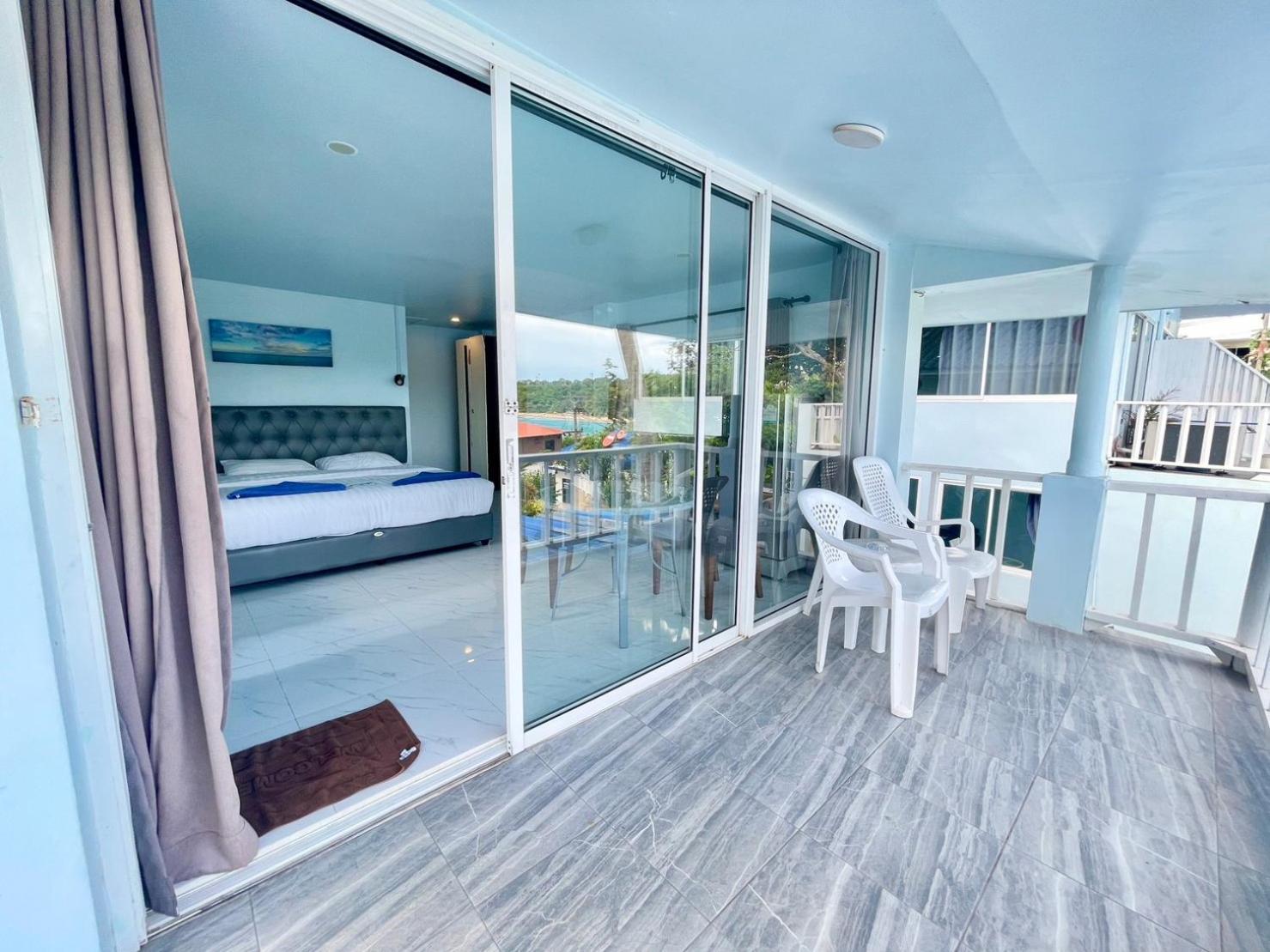 Naiharn On The Rock Phuket 2*