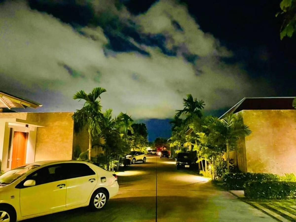 E Near Bangtao Beach ,普吉高端社区邦涛区度假村私人泳池别墅 Villa Bang Tao Beach (Phuket)