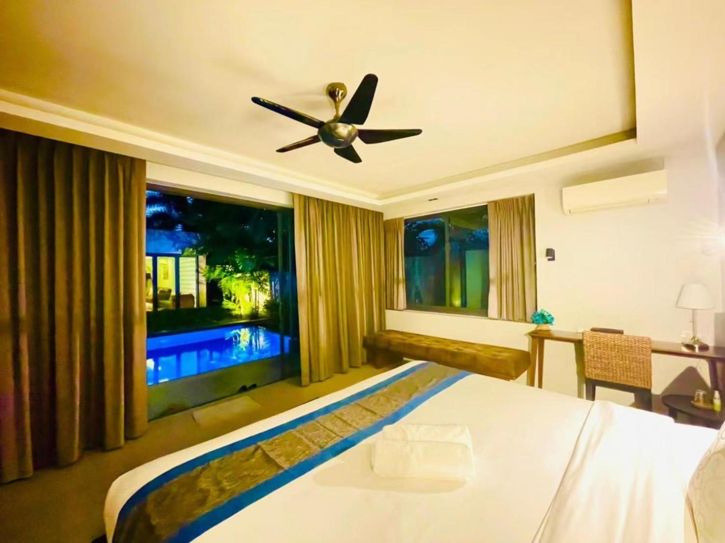 Villa E Near Bangtao Beach ,普吉高端社区邦涛区度假村私人泳池别墅