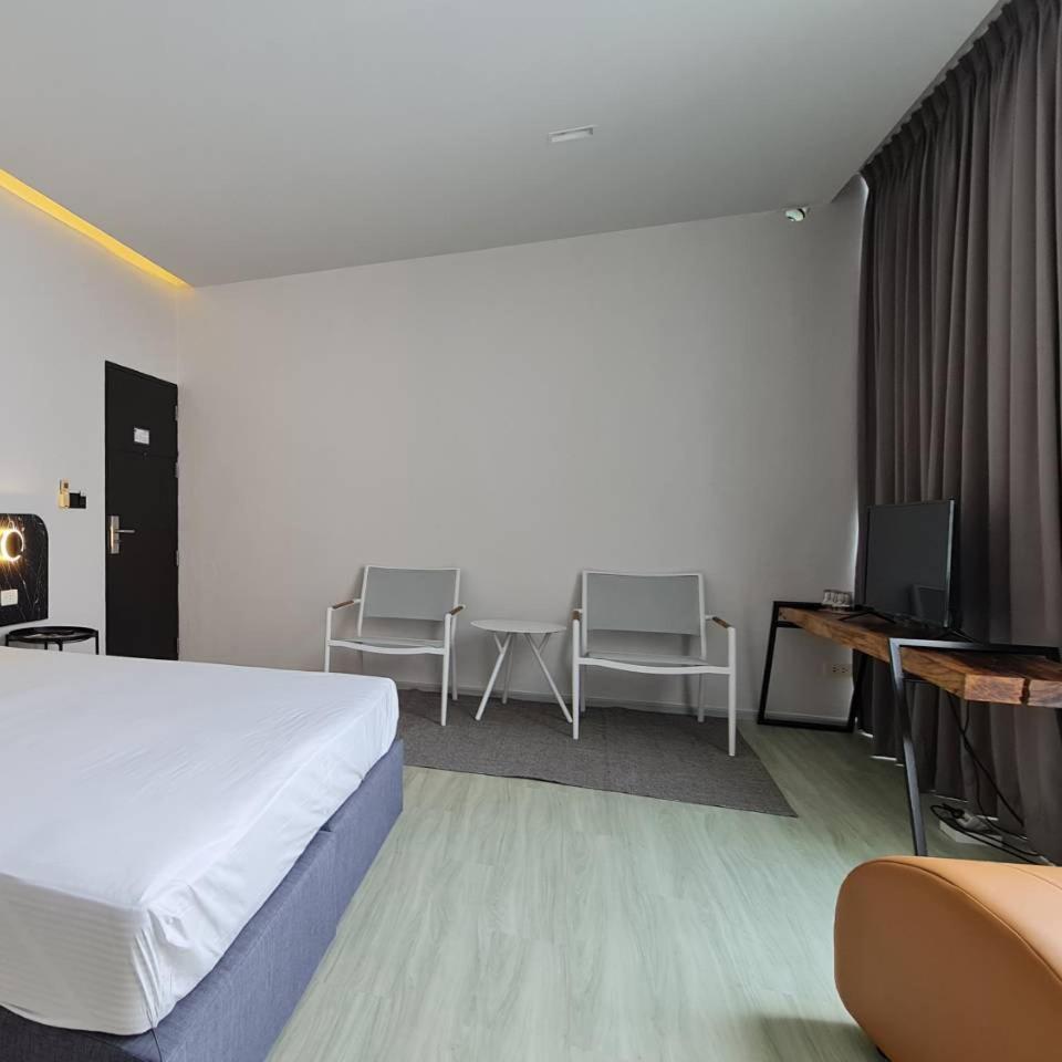 Liebeshotel Innluxphuket Ban Laem Hin (Phang Nga)