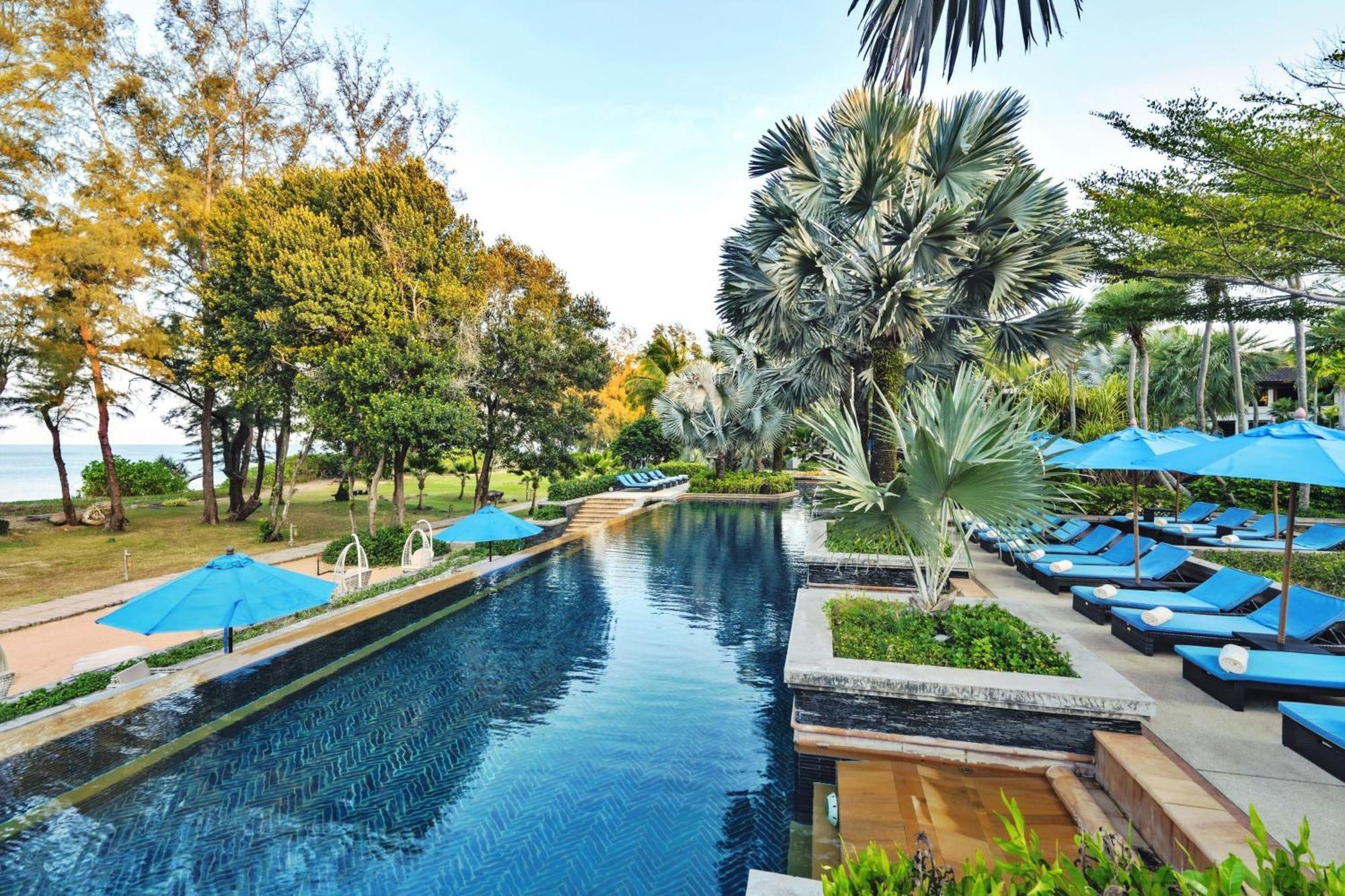 Marriott's Phuket Beach Club 5*