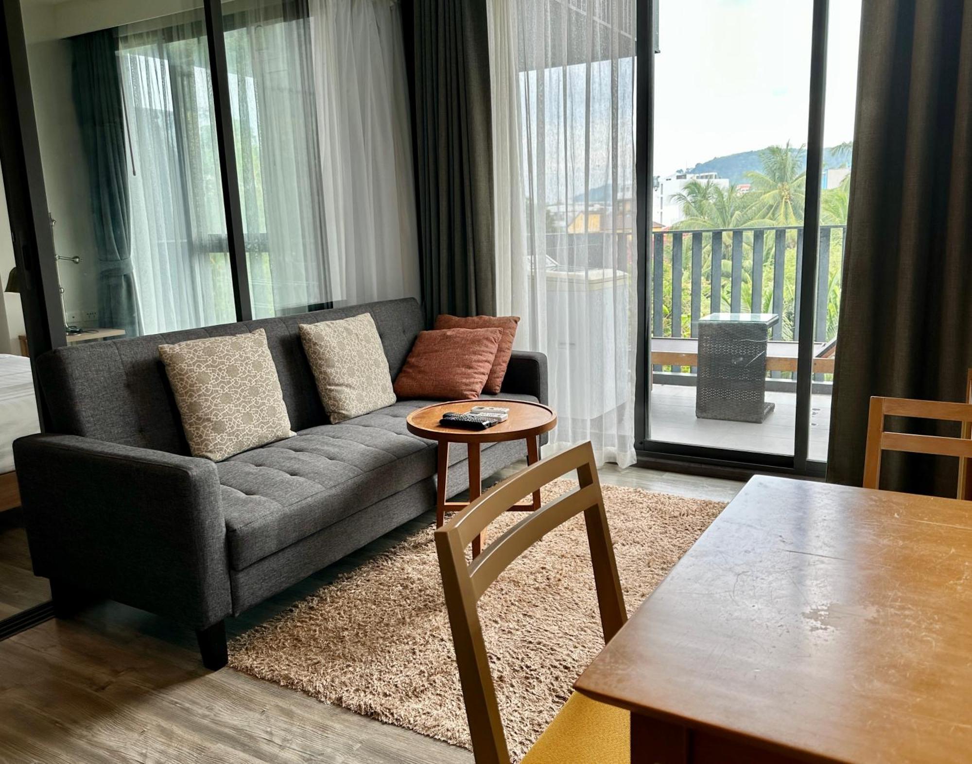 Modern 211 The Deck At Apartment Patong