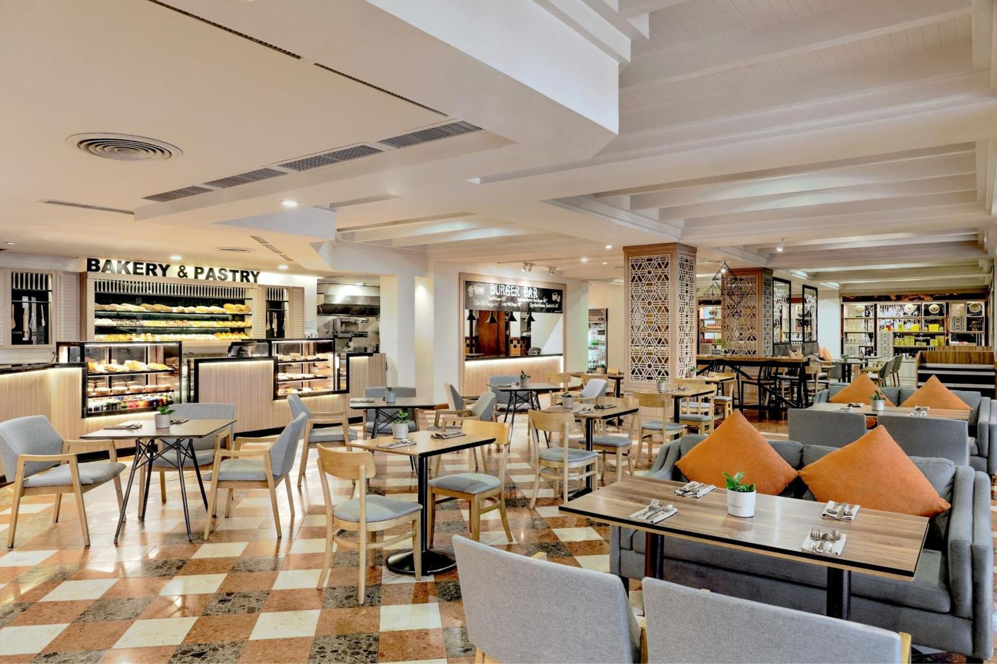 Hotel Marriott's Phuket Beach Club 5*