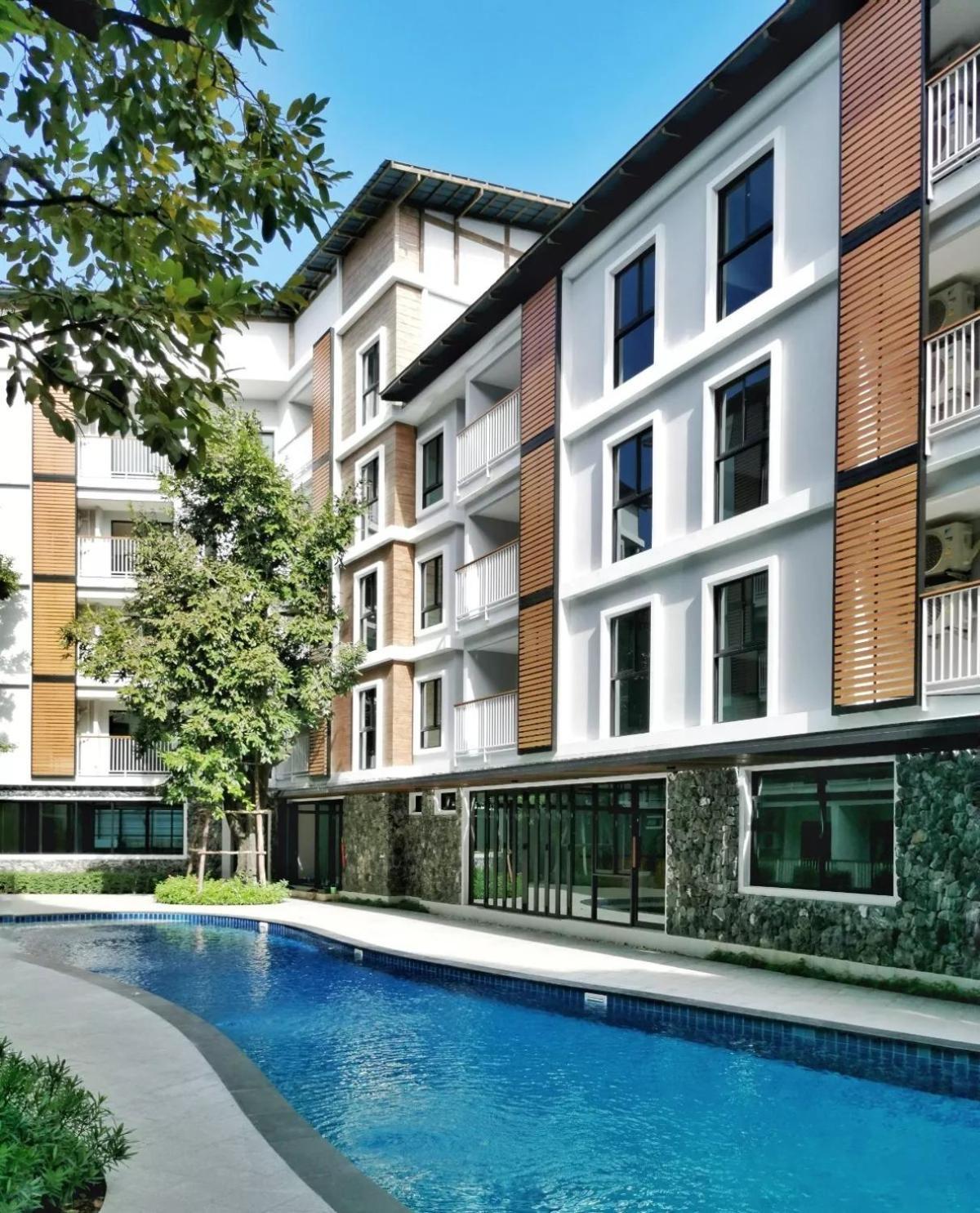 The Title V By Gregory Apartment *