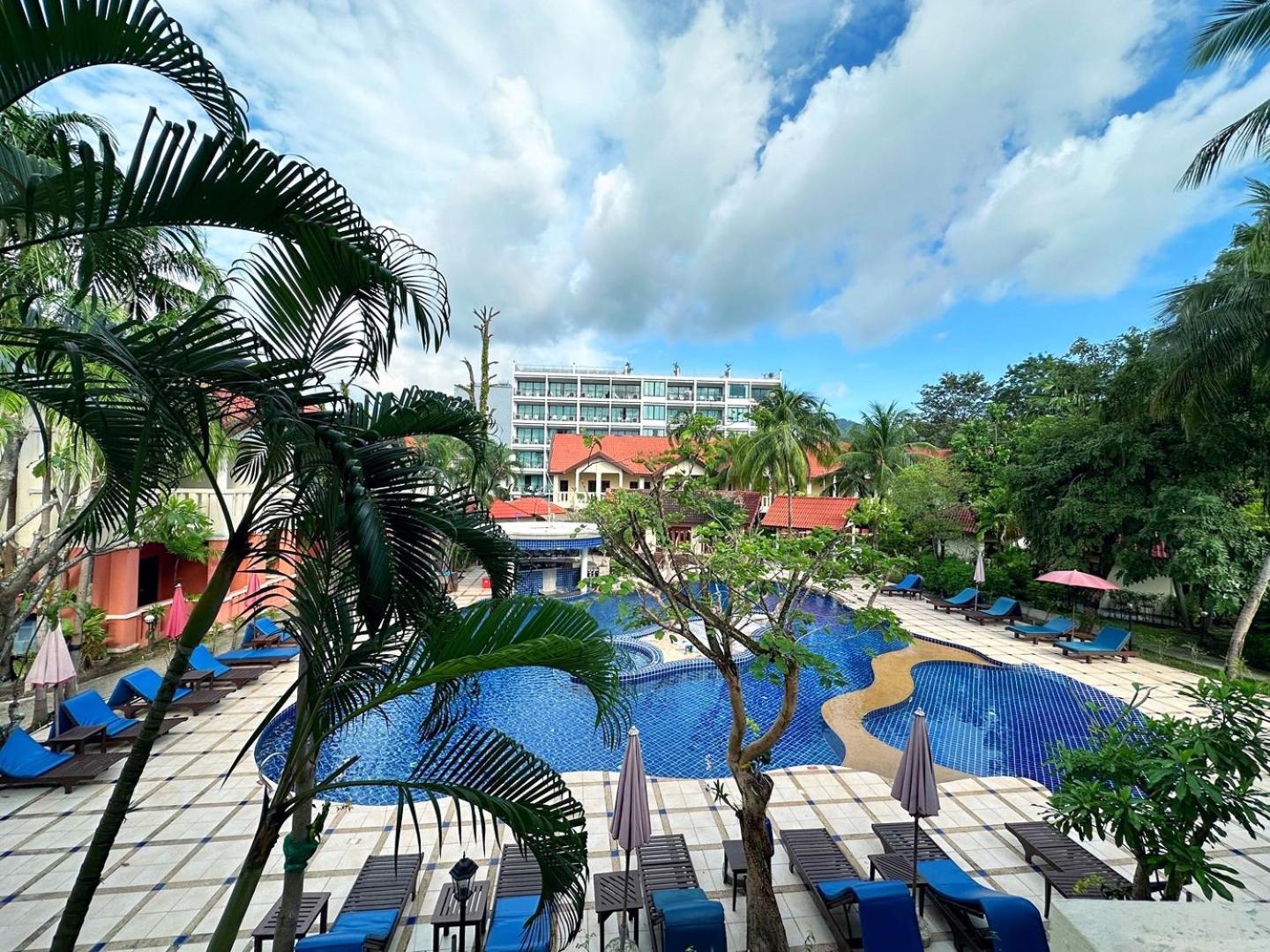 Phuket Leelavadee Hua Ting Resort