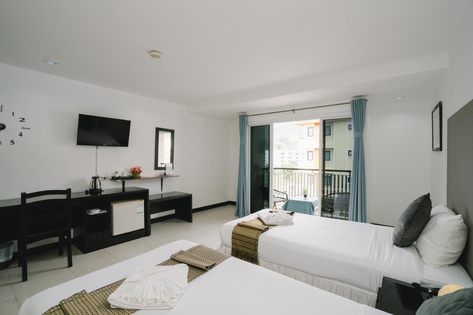 Noble House Hotel