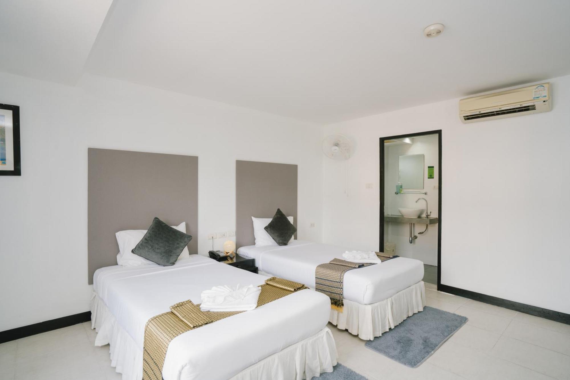 Noble House Hotel