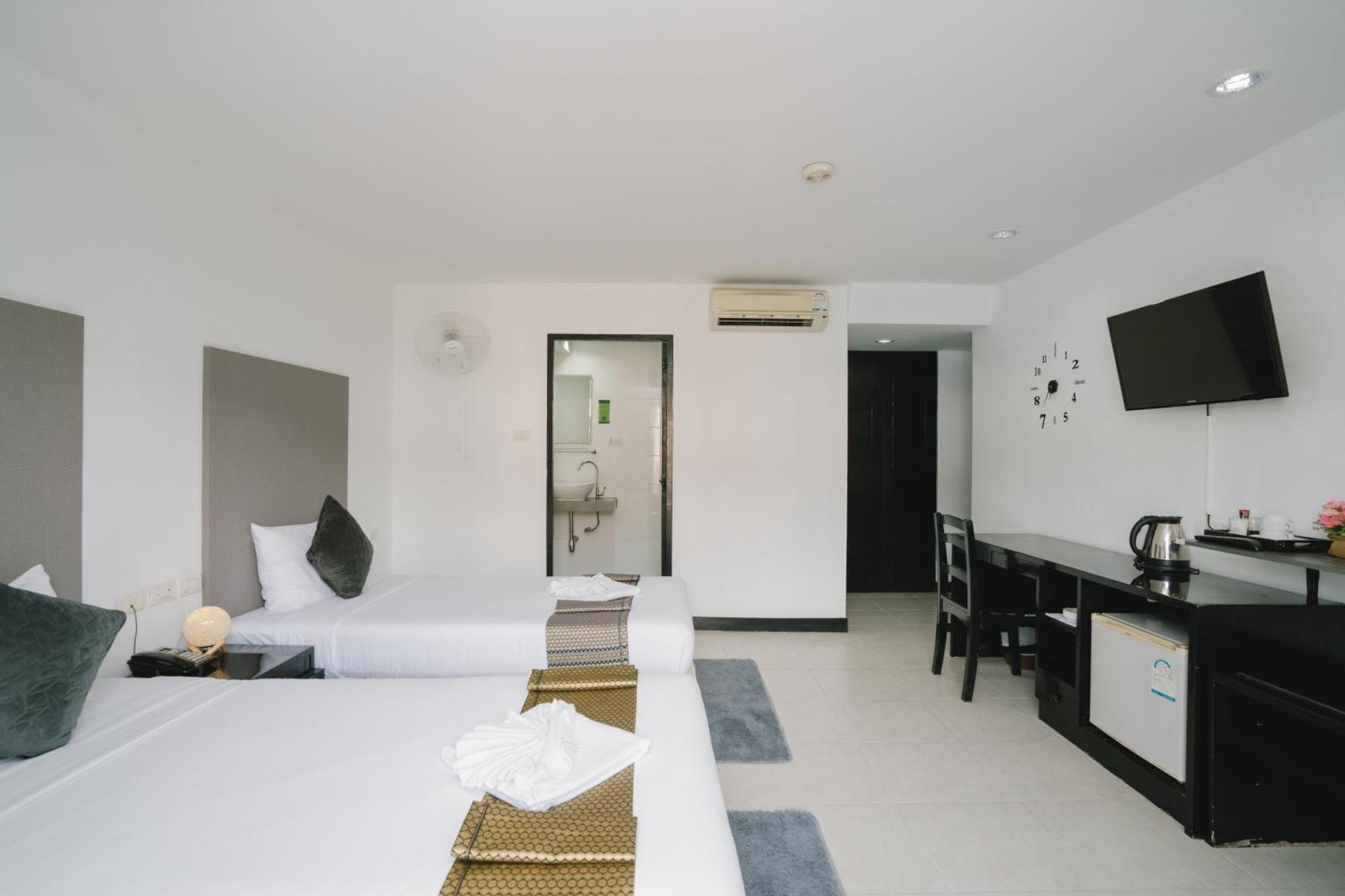 Noble House 3*
