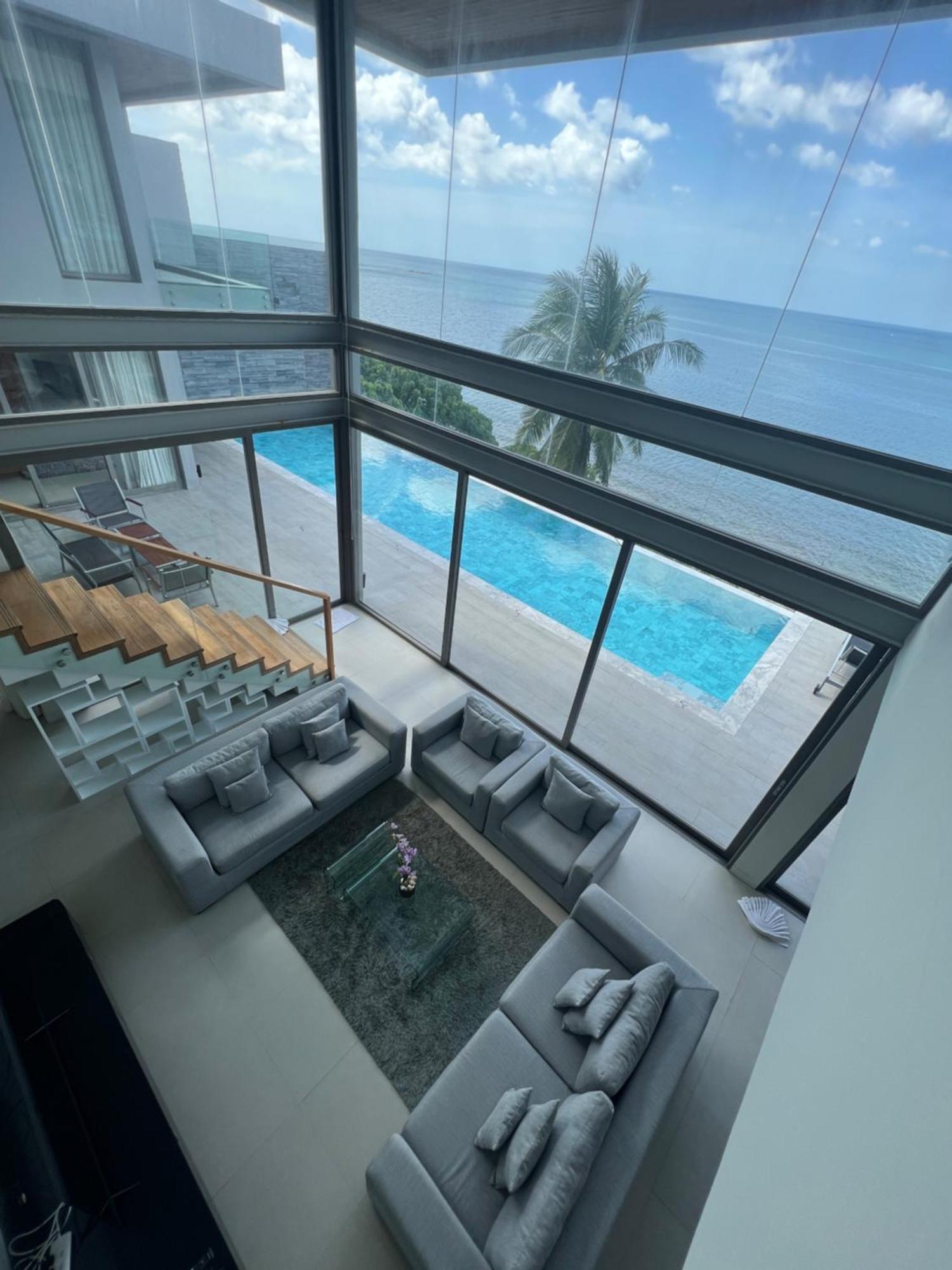 Villa 卡马拉一线海景别墅6卧室直通海滩 Phuket