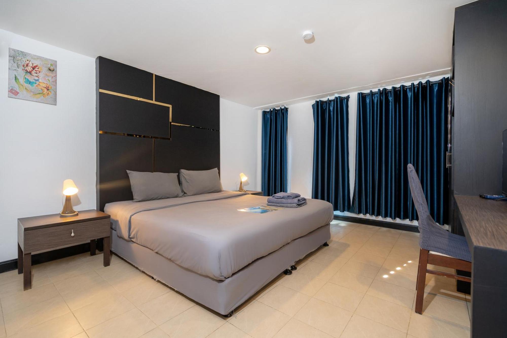 Hostel Black Pantera Patong