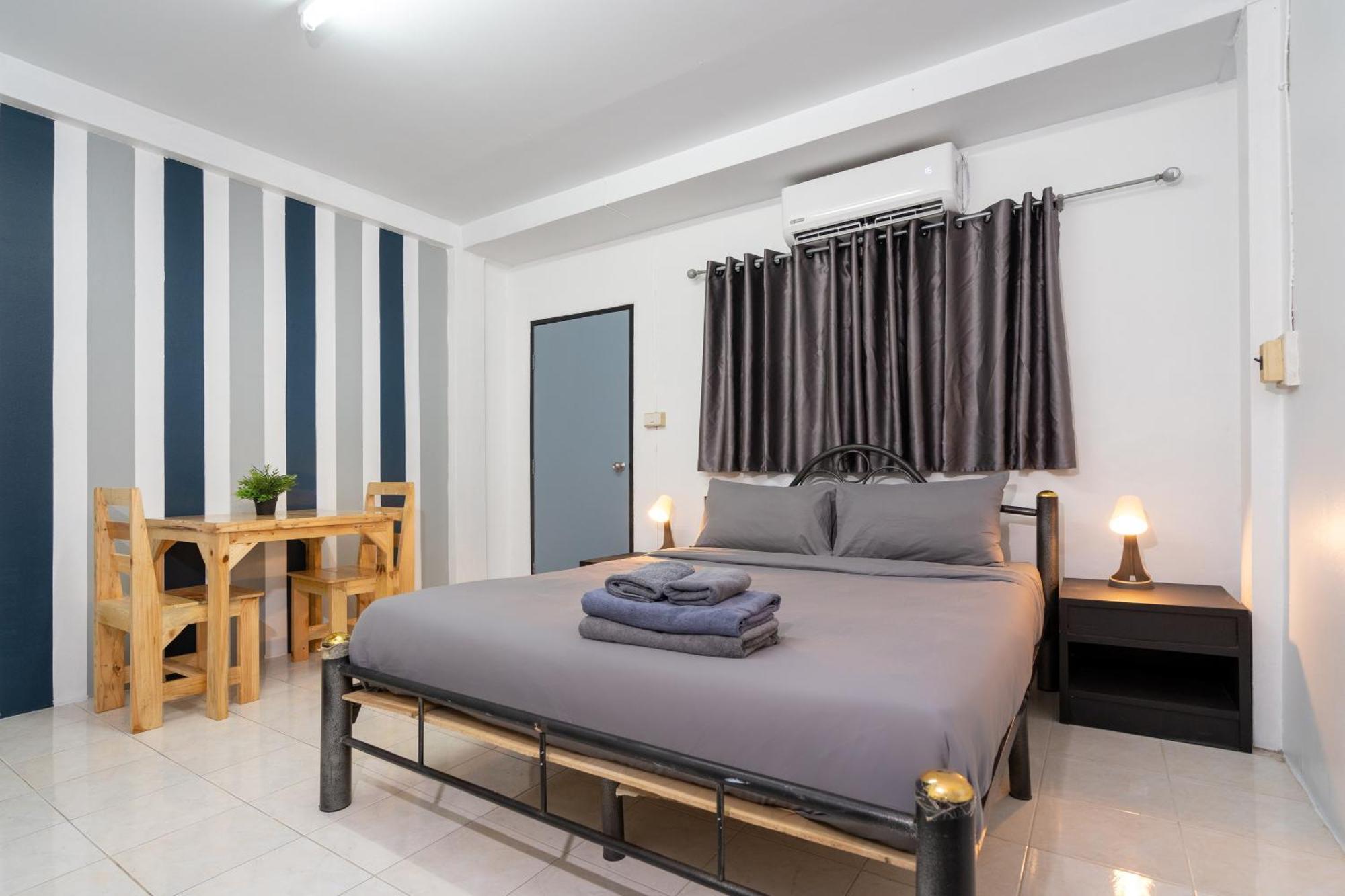 Black Pantera Hostel *