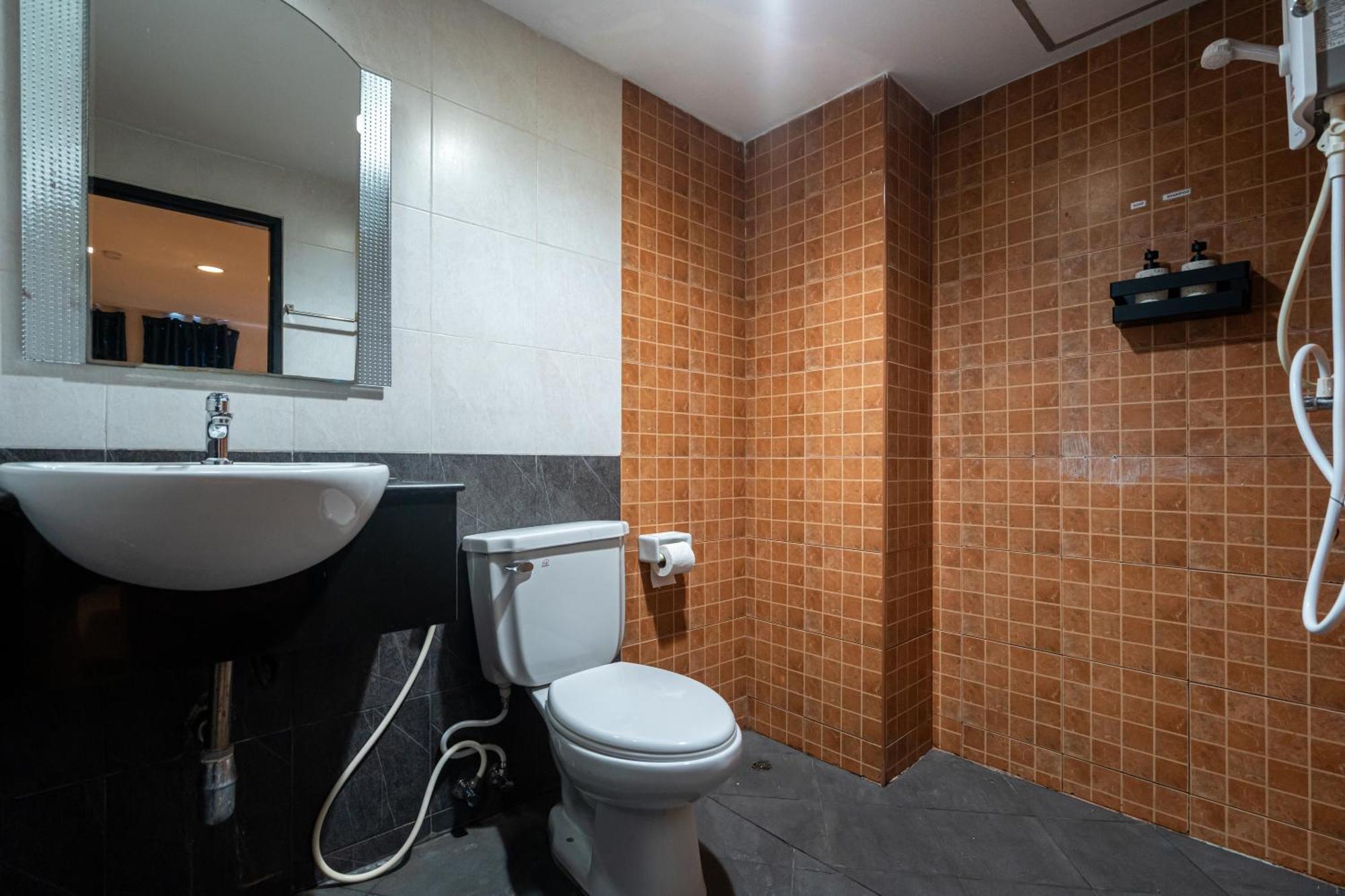 Hostel Black Pantera Patong