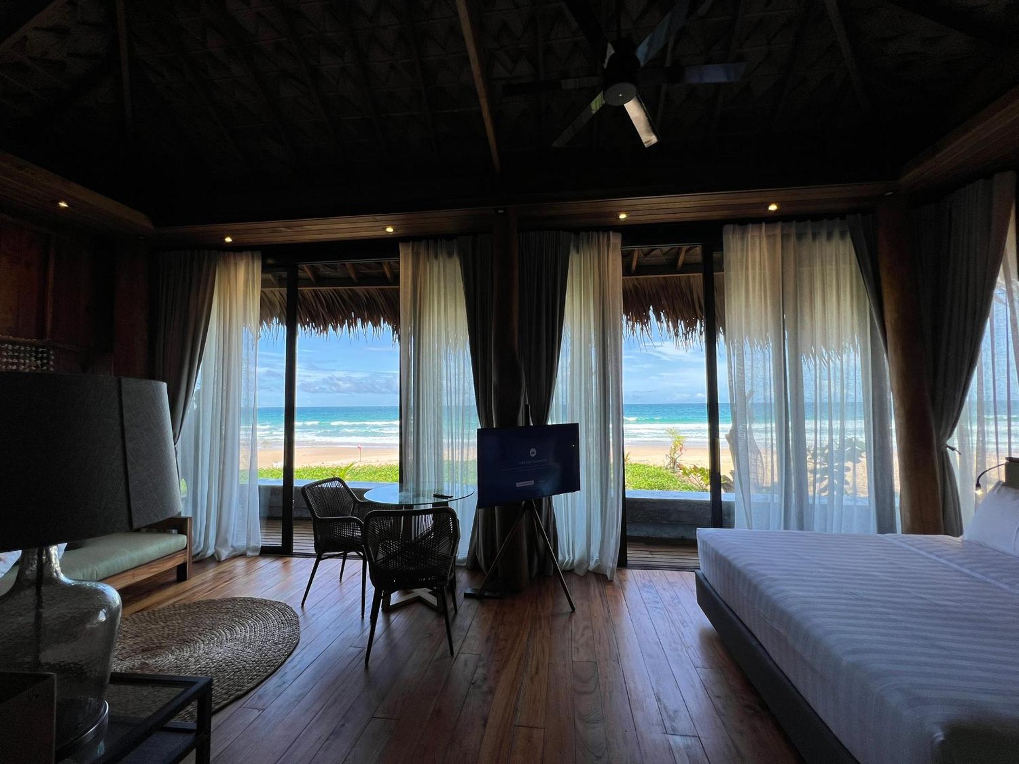 Sealord Beachfront Resort *