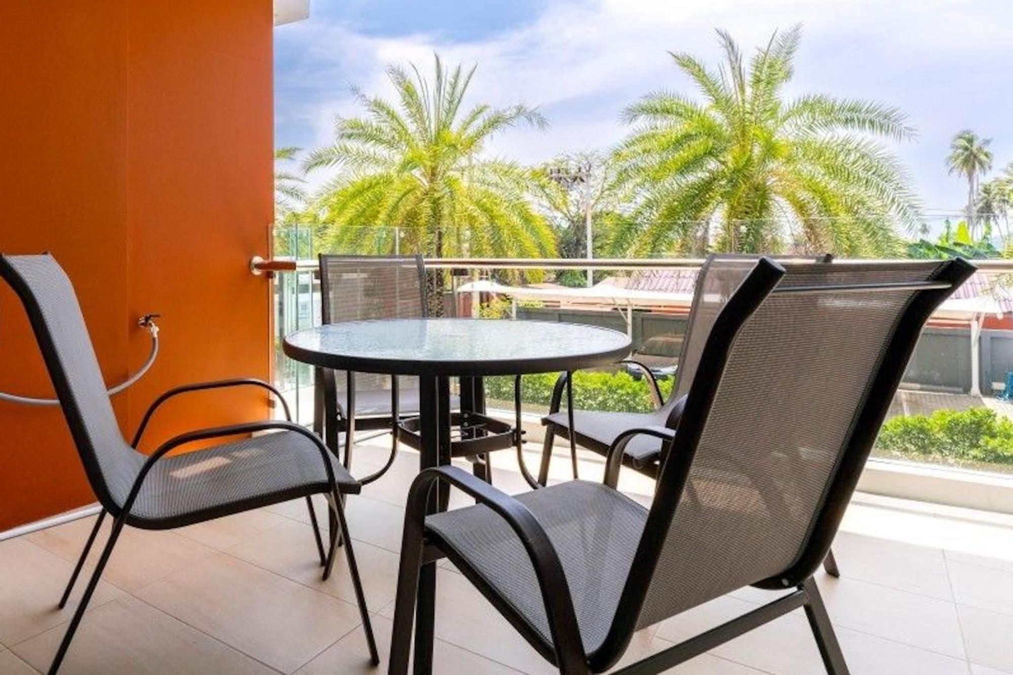 Tropical Pool View Babylon Sky M205 Near *