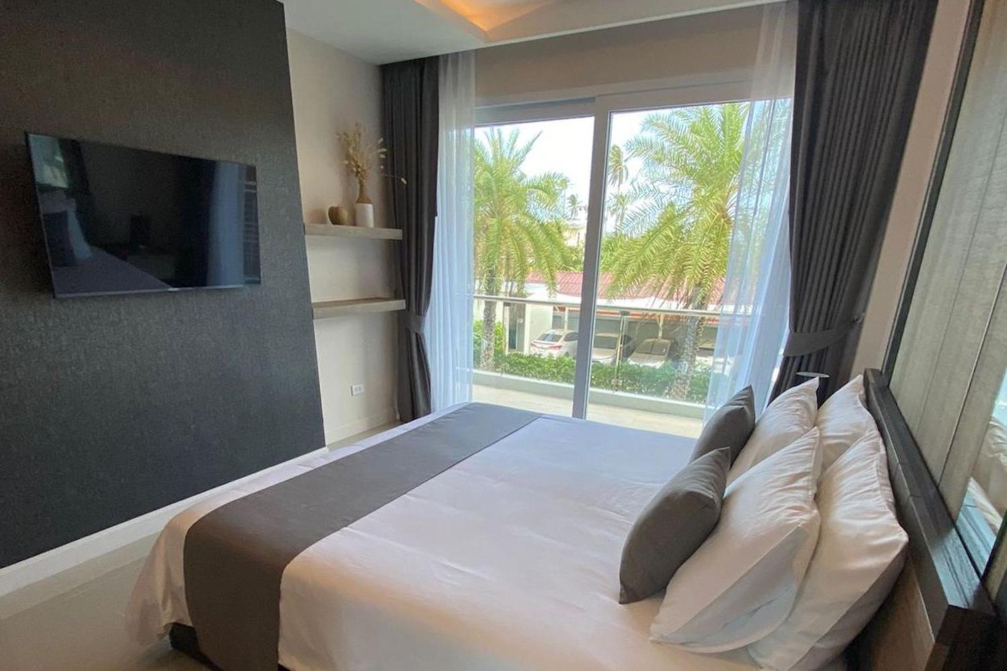 Apartment Tropical Pool View Babylon Sky M205 Near