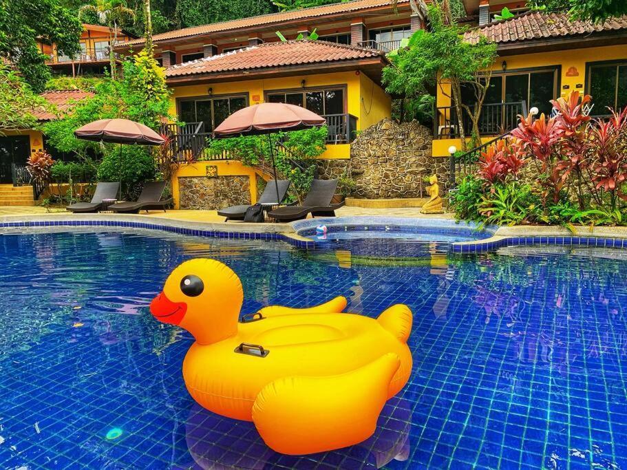 Homestay Charming Pool Twin