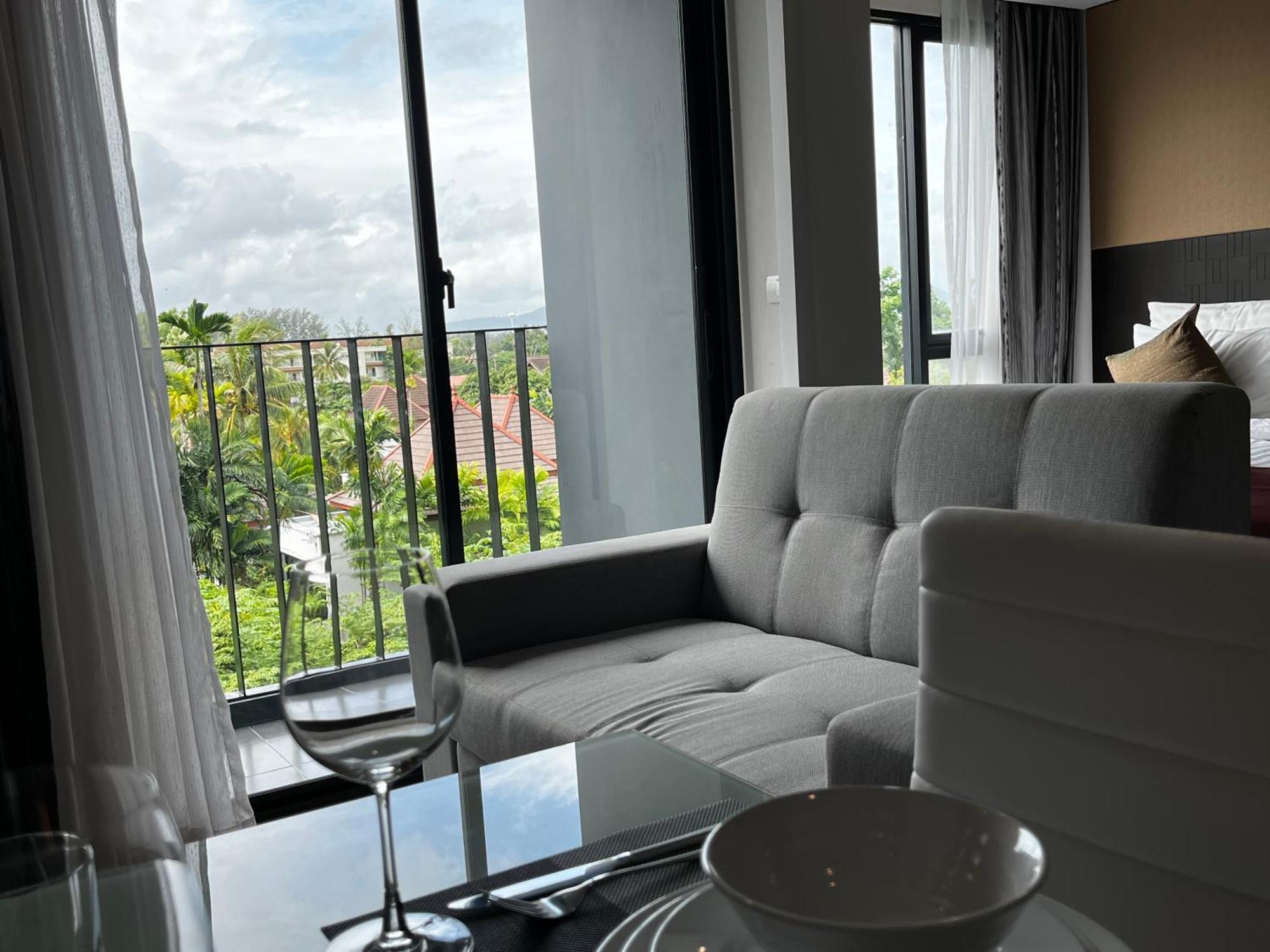 Aristo Surin M06 Apartment