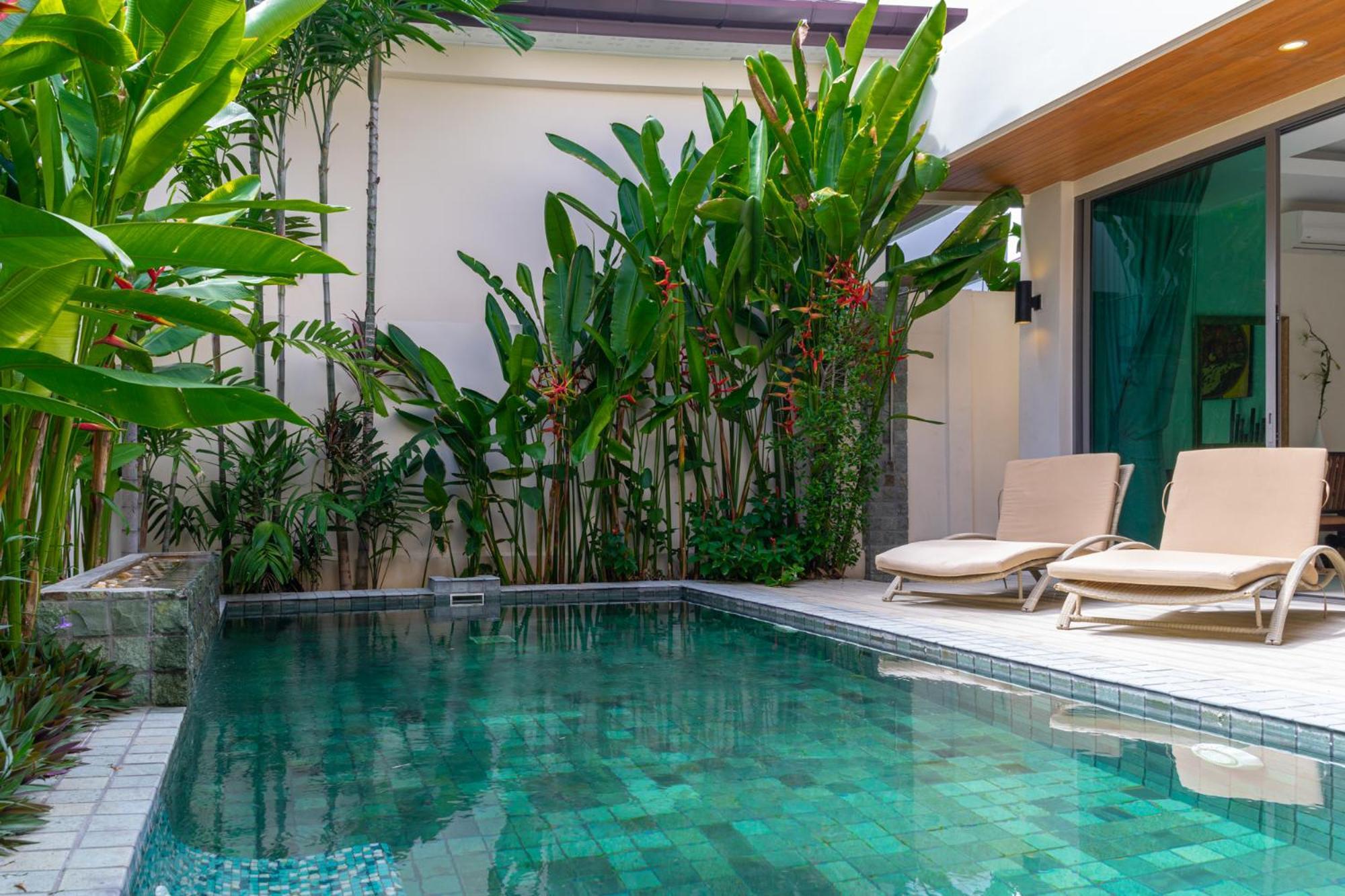 Beautiful Pool Near Villa *