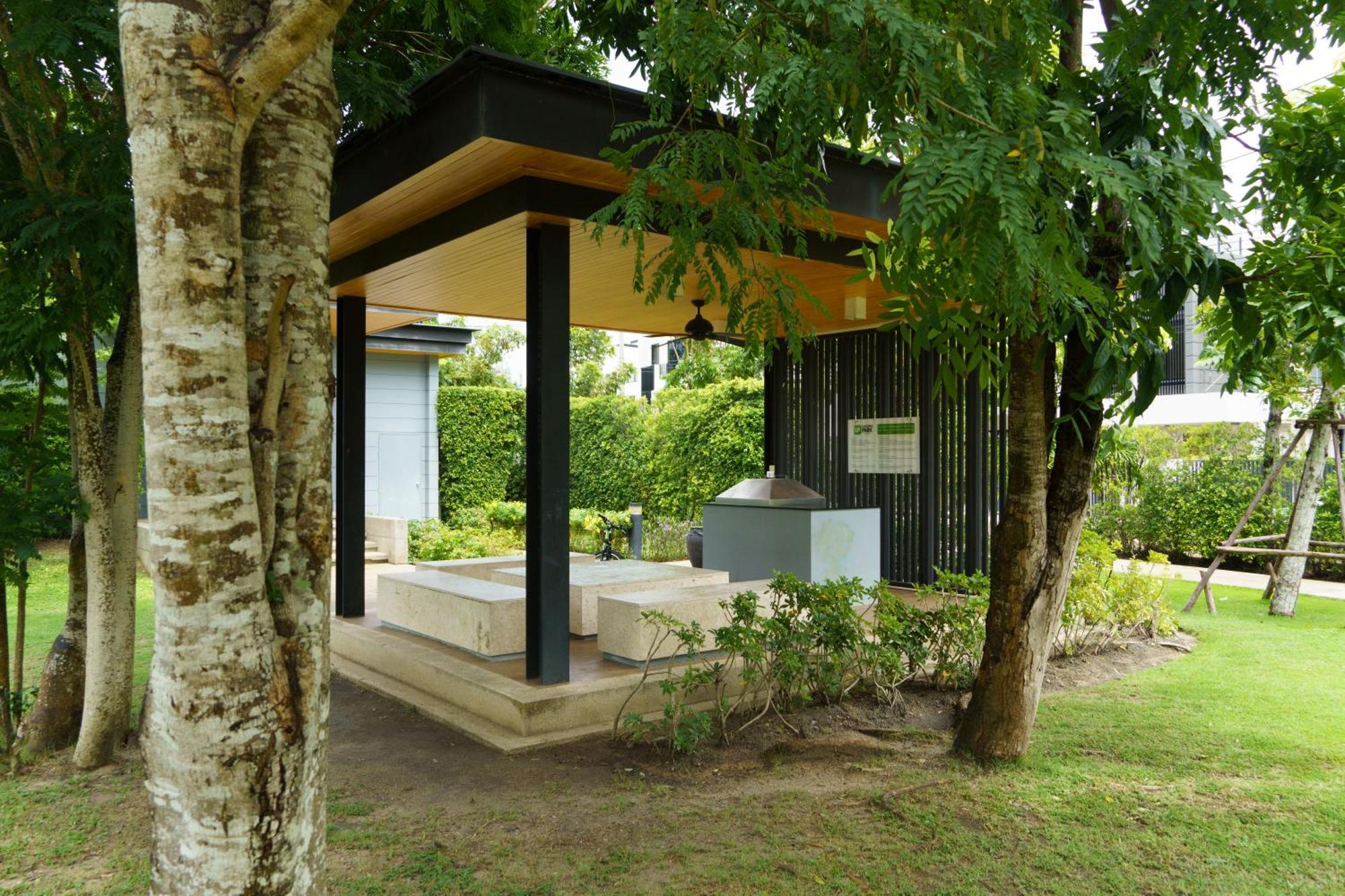 Lovely Townhouse In Laguna Park Villa